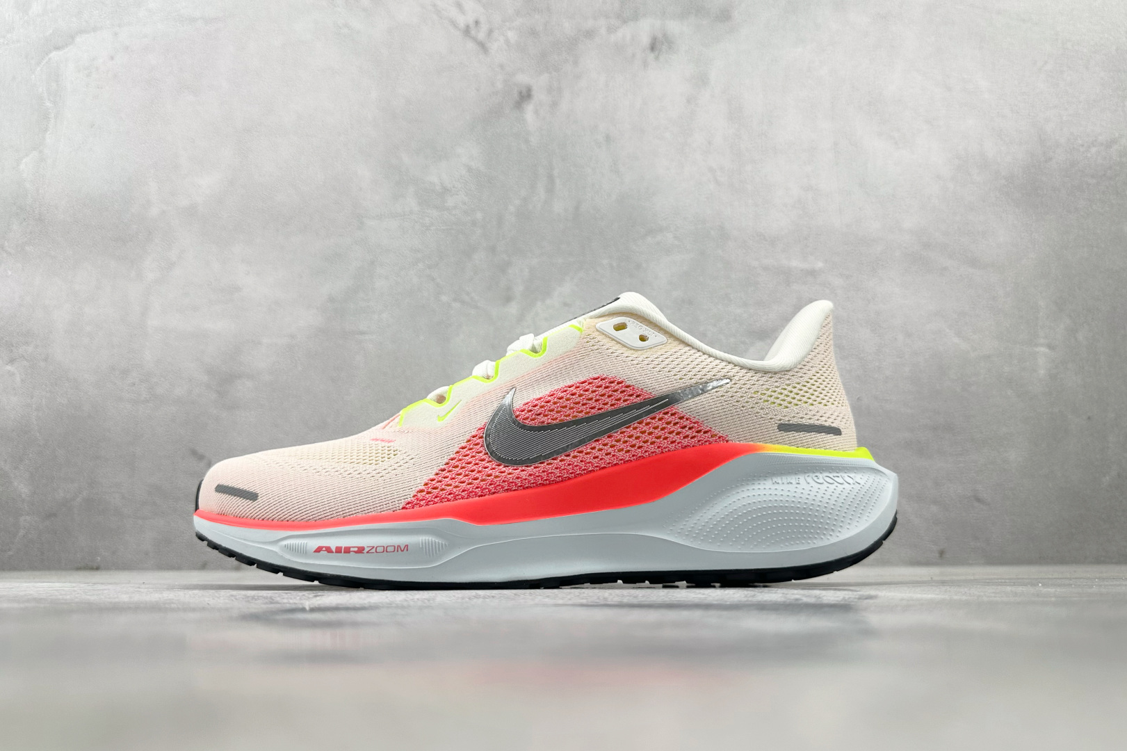 N版 
东南亚订单  Nike Pegasus 41 米粉色

货号：FD2722-100
尺码：40 