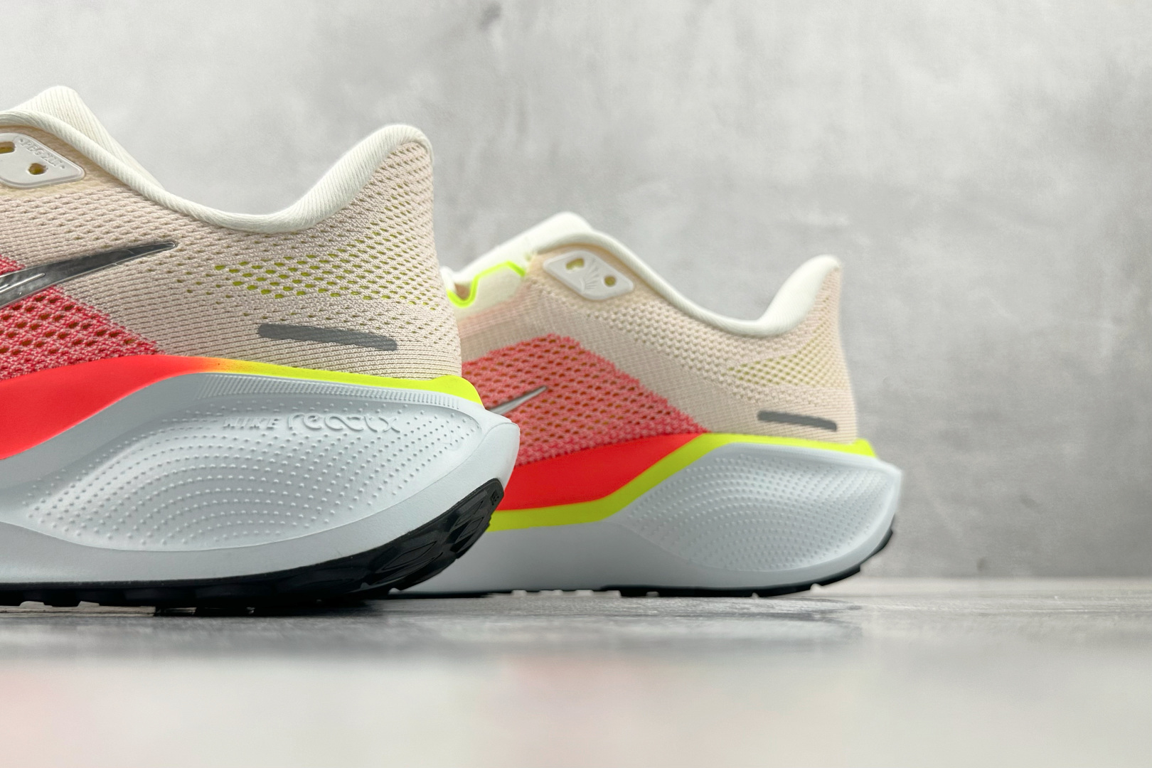 N版 
东南亚订单  Nike Pegasus 41 米粉色

货号：FD2722-100
尺码：40 