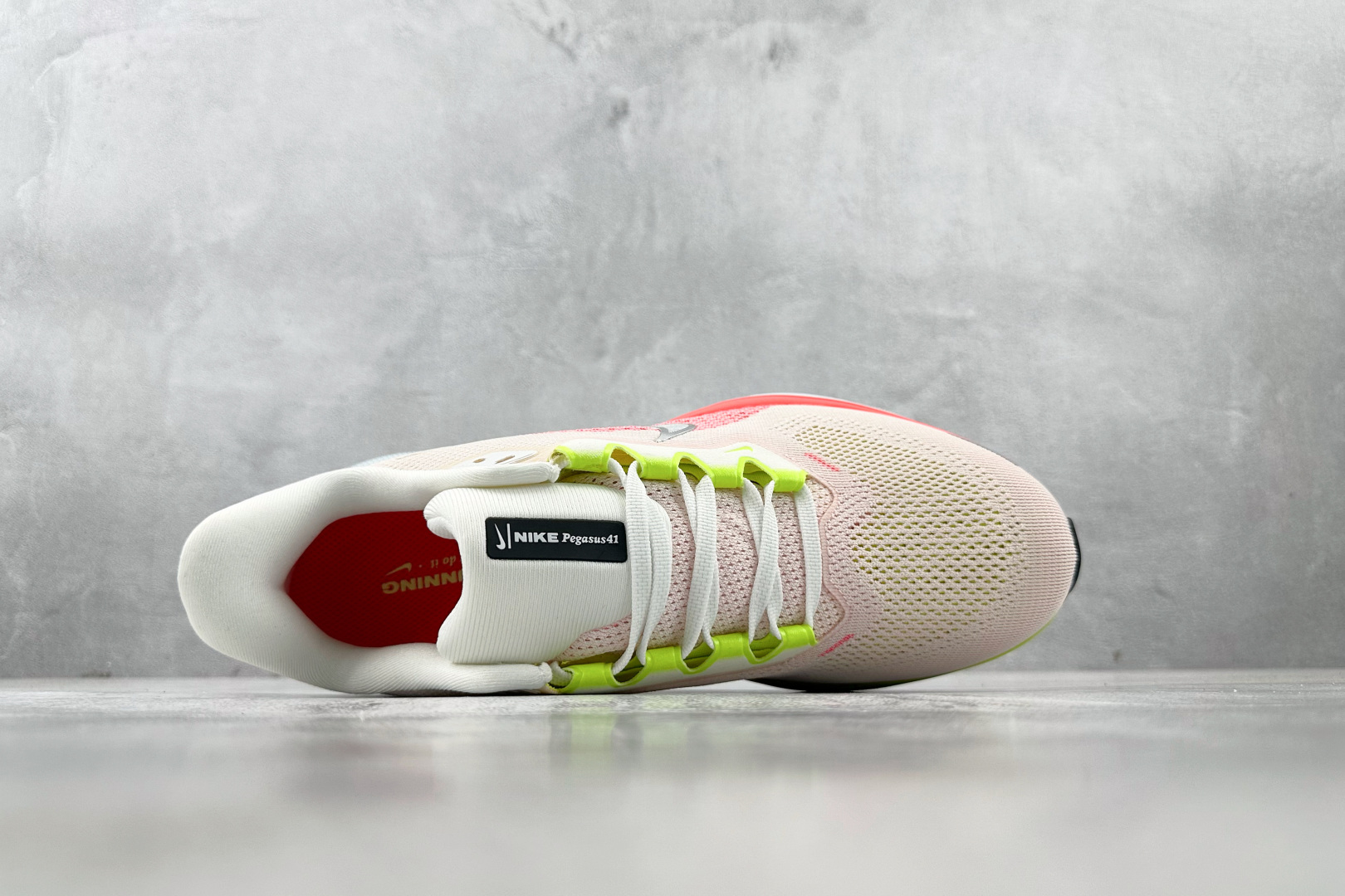 N版 
东南亚订单  Nike Pegasus 41 米粉色

货号：FD2722-100
尺码：40 
