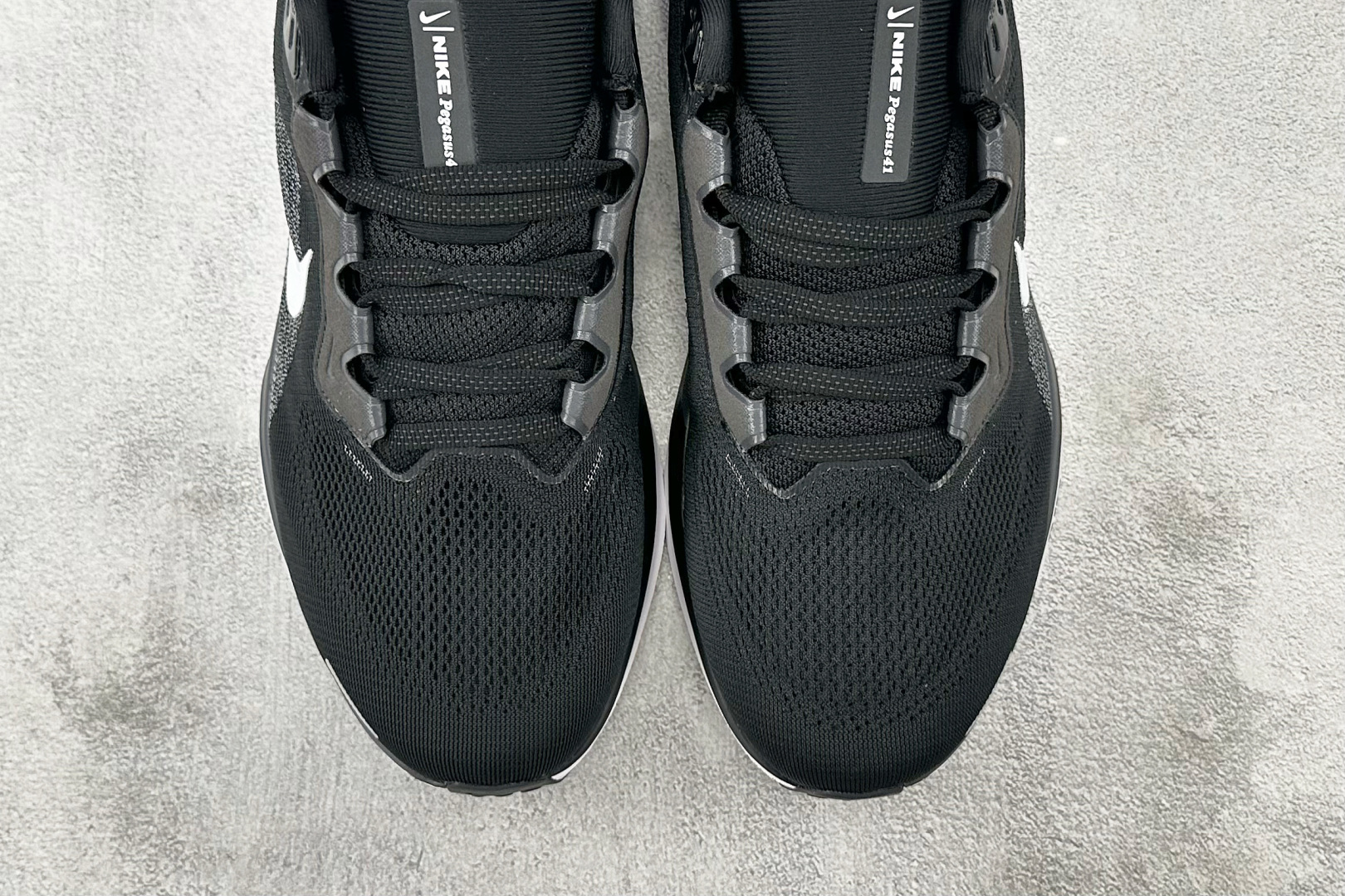 N版 
东南亚订单  Nike Pegasus 41 黑色

货号：FD2723-002
尺码：40 4