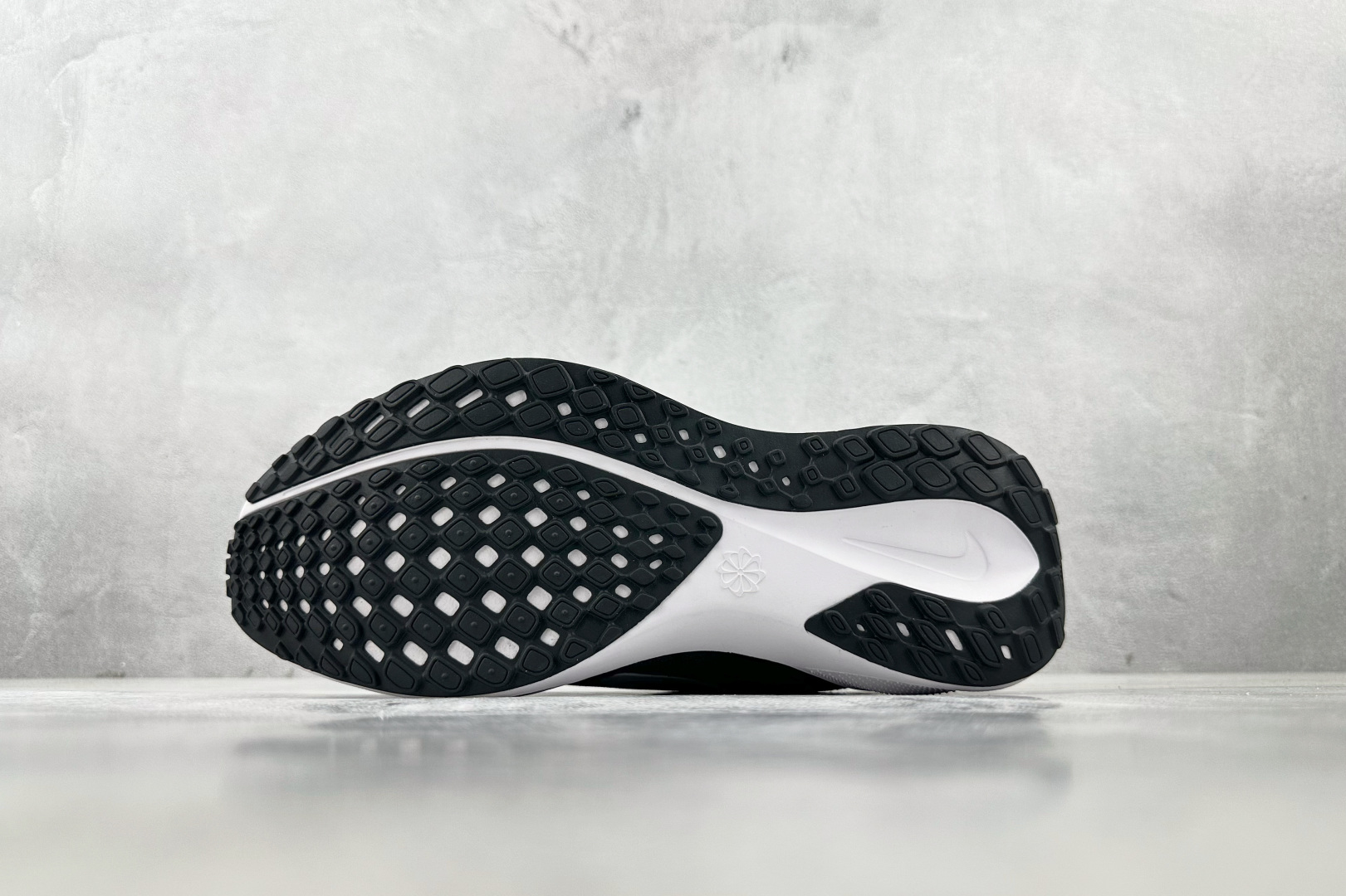 N版 
东南亚订单  Nike Pegasus 41 黑色

货号：FD2723-002
尺码：40 4