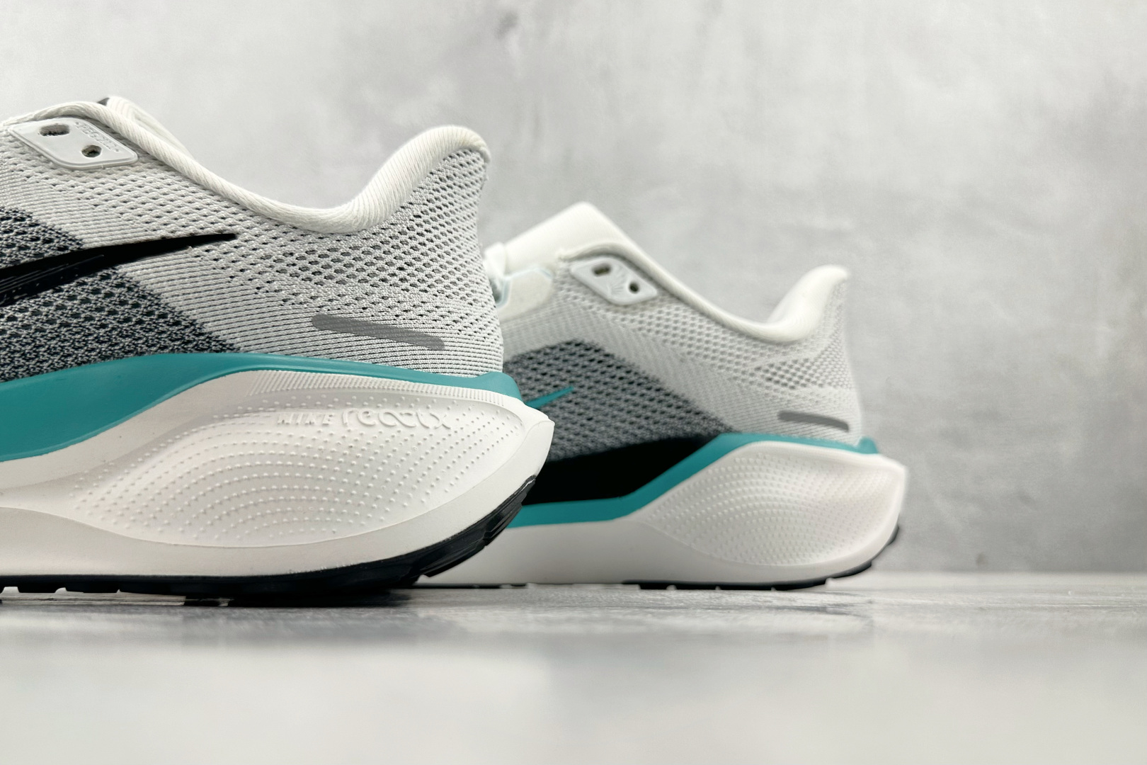 N版 
东南亚订单  Nike Pegasus 41 白蓝

货号：FD2722-103
尺码：36 3