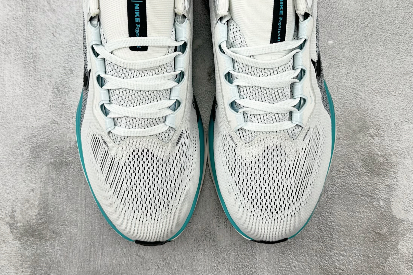 N版 
东南亚订单  Nike Pegasus 41 白蓝

货号：FD2722-103
尺码：36 3