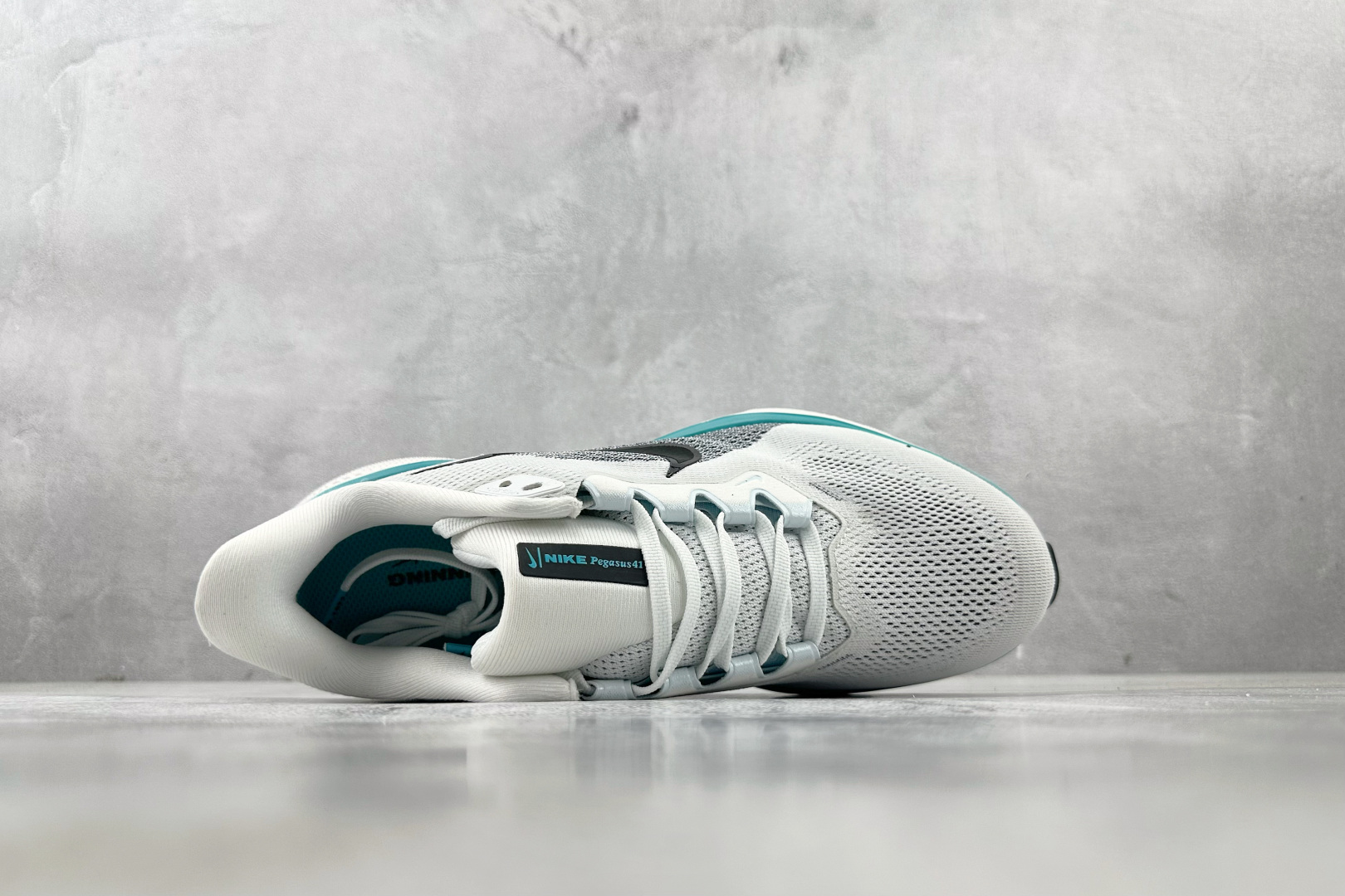 N版 
东南亚订单  Nike Pegasus 41 白蓝

货号：FD2722-103
尺码：36 3