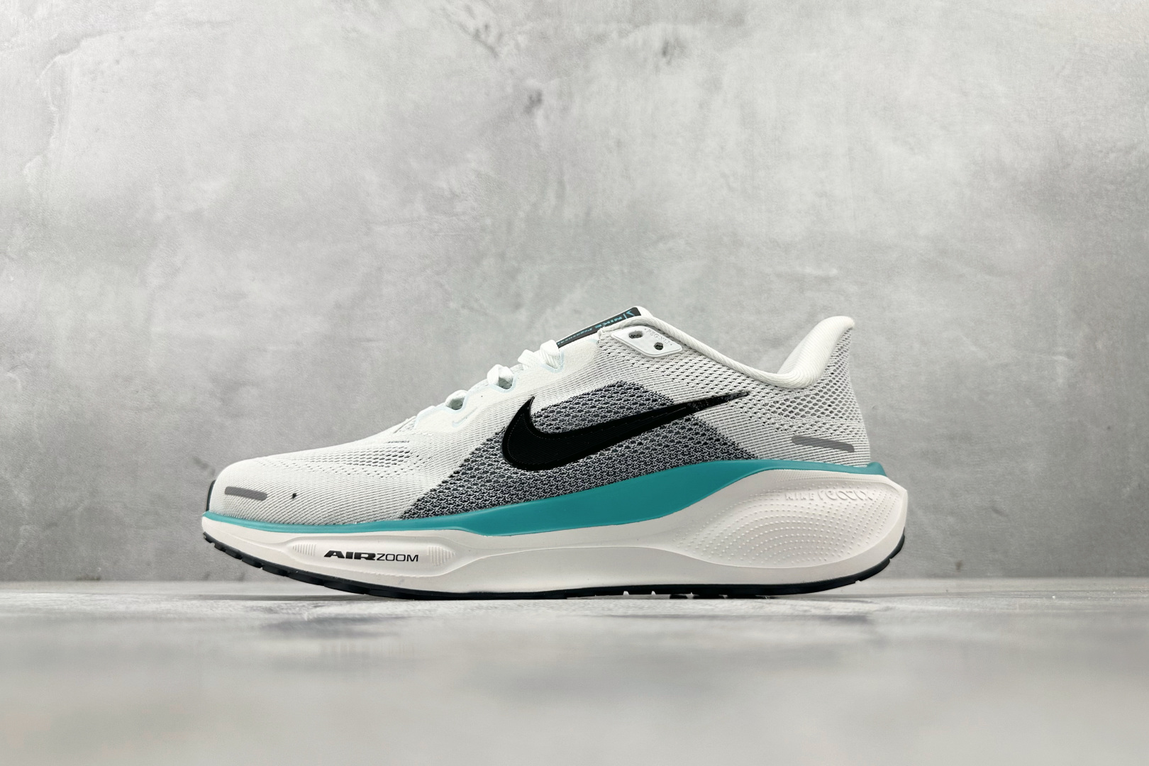 N版 
东南亚订单  Nike Pegasus 41 白蓝

货号：FD2722-103
尺码：36 3