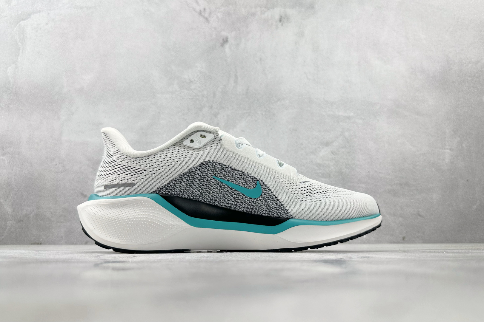 N版 
东南亚订单  Nike Pegasus 41 白蓝

货号：FD2722-103
尺码：36 3