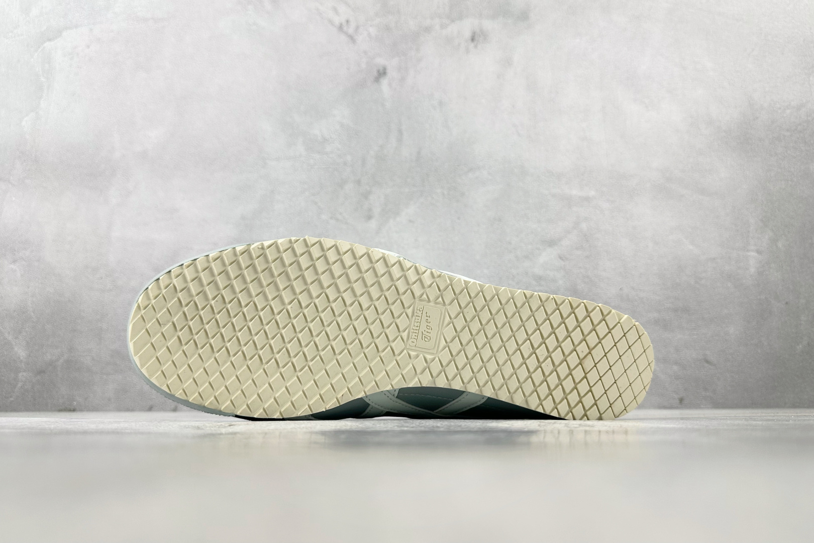 SC 
渠道特供 Onitsuka Tiger鬼塚虎 MEXICO 66 SD 蓝绿色

货号：1183