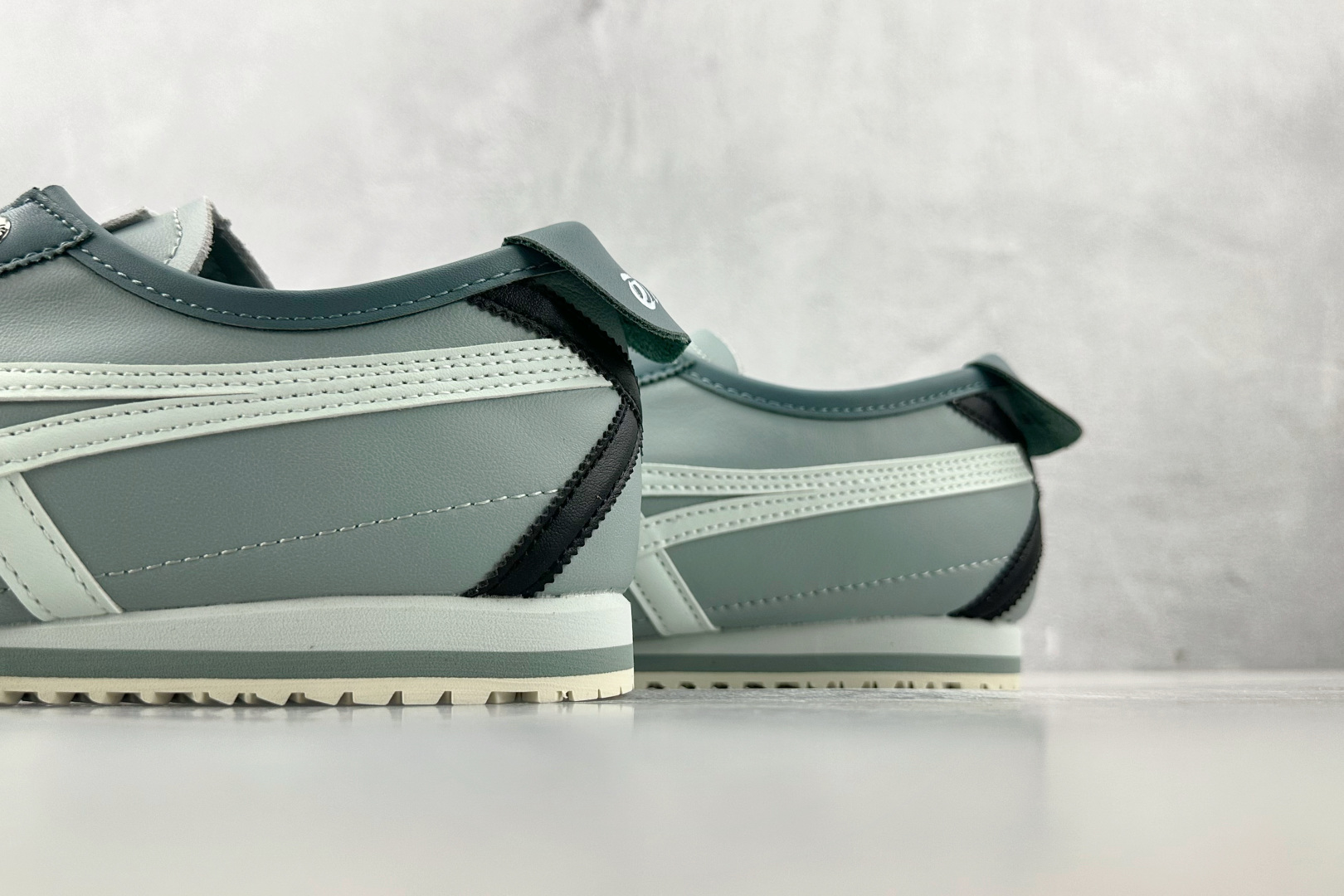 SC 
渠道特供 Onitsuka Tiger鬼塚虎 MEXICO 66 SD 蓝绿色

货号：1183