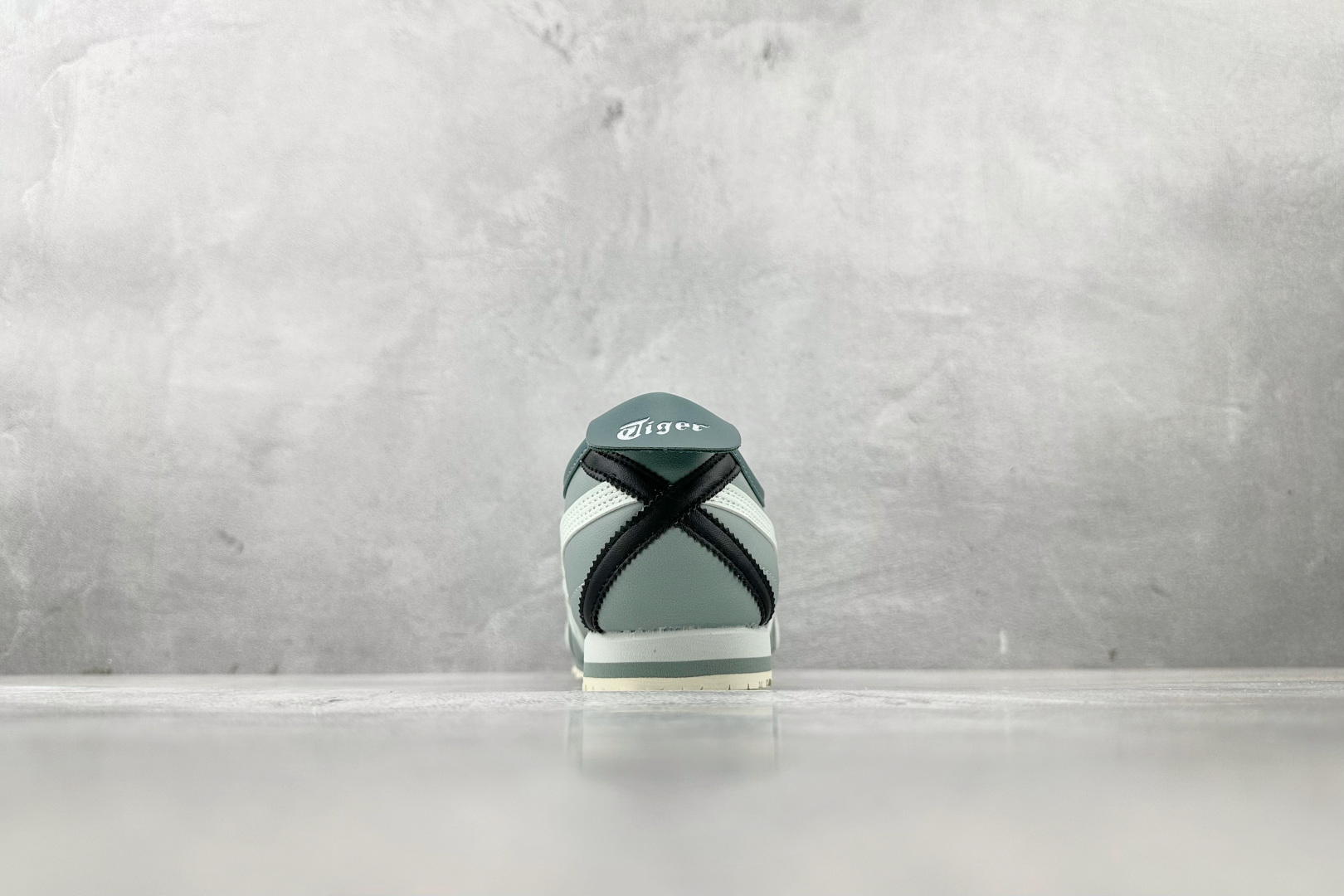 SC 
渠道特供 Onitsuka Tiger鬼塚虎 MEXICO 66 SD 蓝绿色

货号：1183