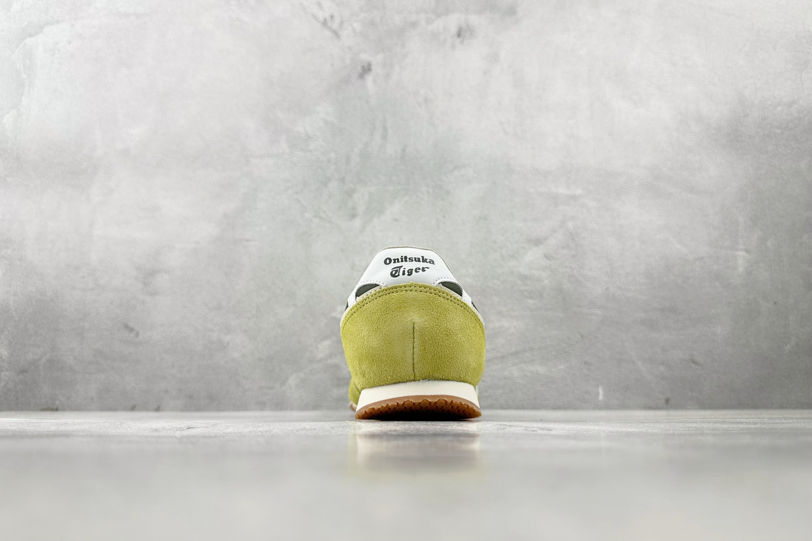 SC 
渠道特供 Onitsuka Tiger鬼塚虎 SERRANO 绿色

货号：1183B400-3