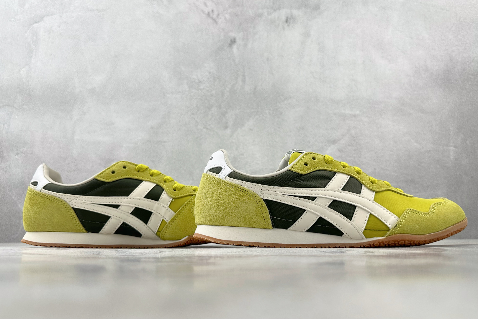 SC 
渠道特供 Onitsuka Tiger鬼塚虎 SERRANO 绿色

货号：1183B400-3