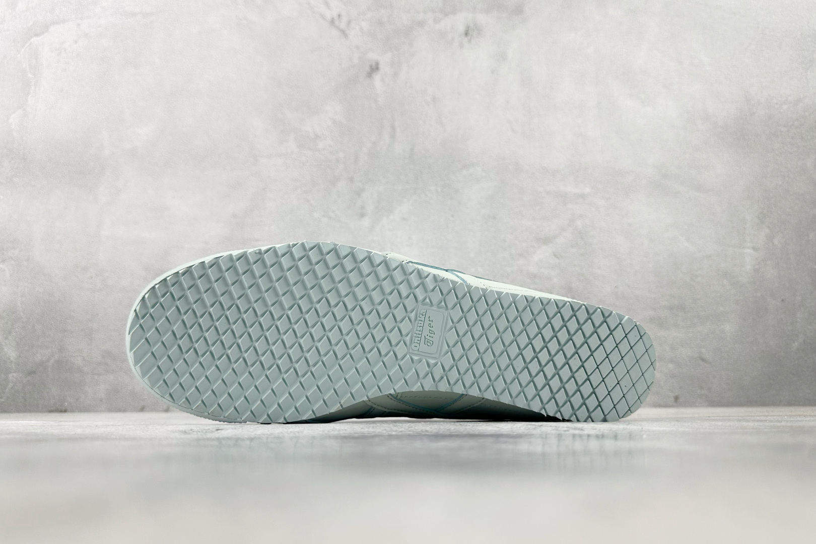 SC 
渠道特供 Onitsuka Tiger鬼塚虎 MEXICO 66 CACTFUL-S 浅蓝色

