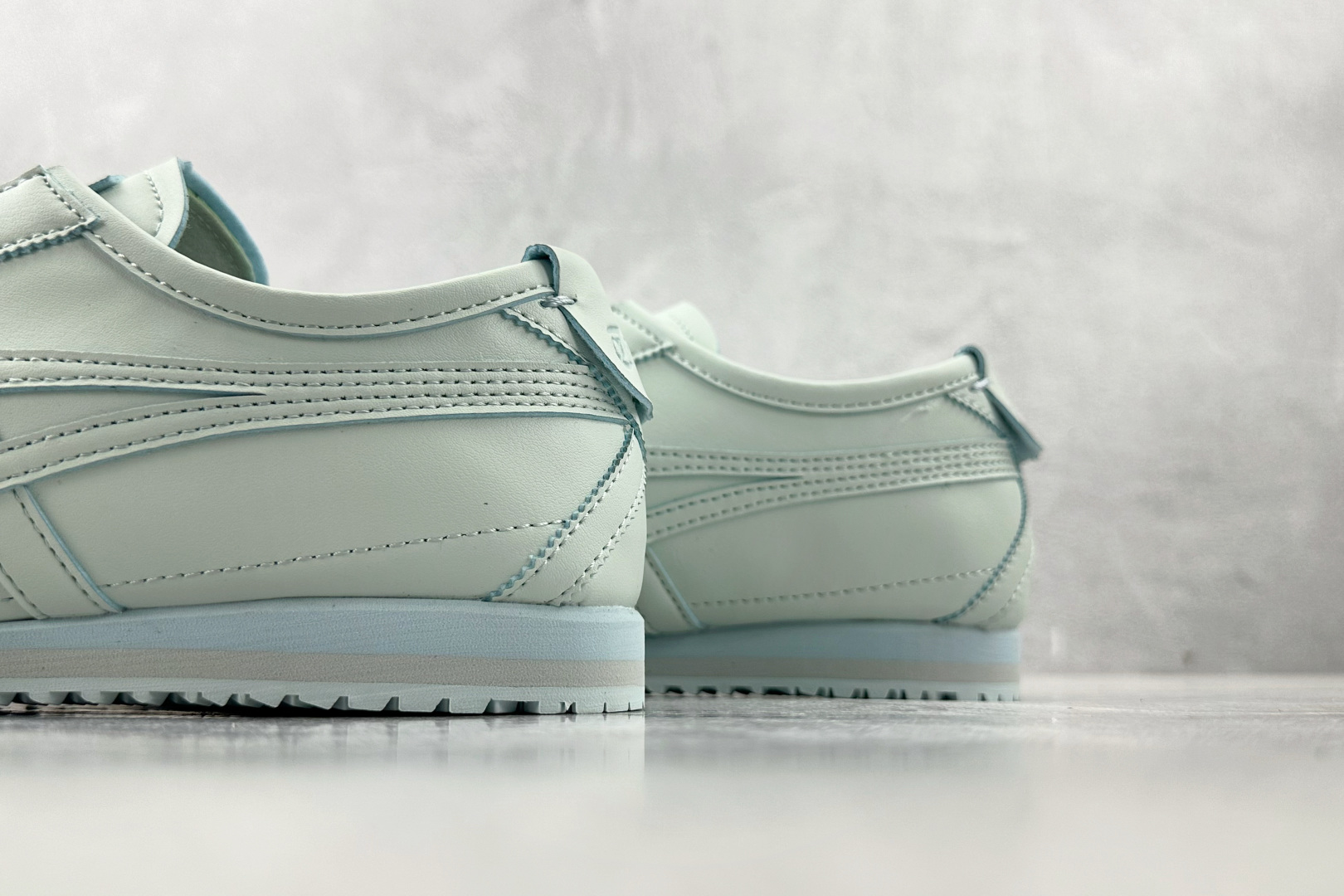 SC 
渠道特供 Onitsuka Tiger鬼塚虎 MEXICO 66 CACTFUL-S 浅蓝色


