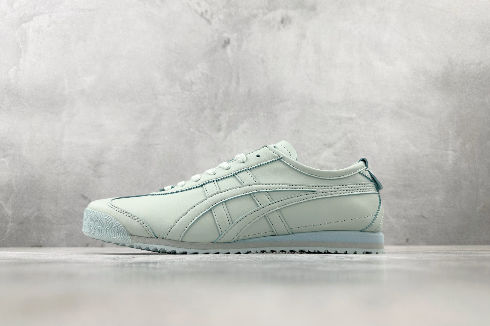 SC 
渠道特供 Onitsuka Tiger鬼塚虎 MEXICO 66 CACTFUL-S 浅蓝色

