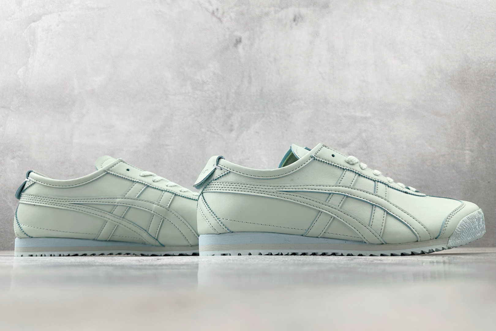 SC 
渠道特供 Onitsuka Tiger鬼塚虎 MEXICO 66 CACTFUL-S 浅蓝色

