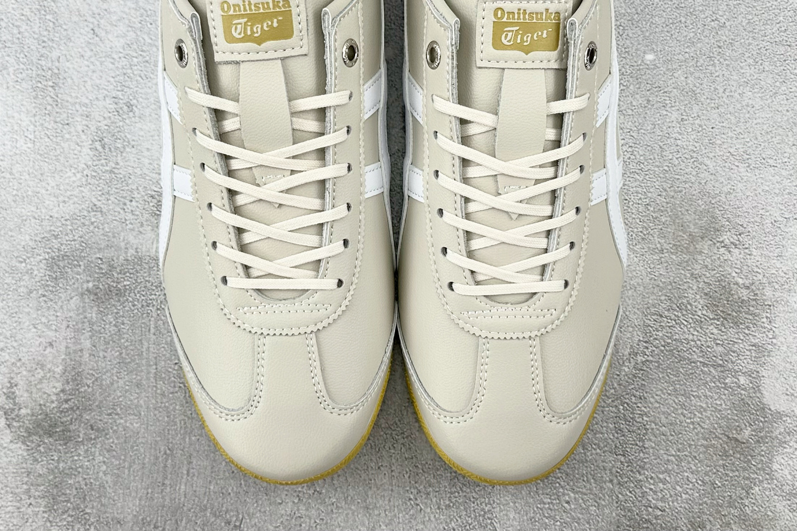 SC 
渠道特供 Onitsuka Tiger鬼塚虎 MEXICO 66 SD 米白色

货号：1183