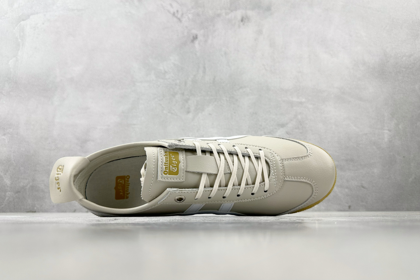 SC 
渠道特供 Onitsuka Tiger鬼塚虎 MEXICO 66 SD 米白色

货号：1183