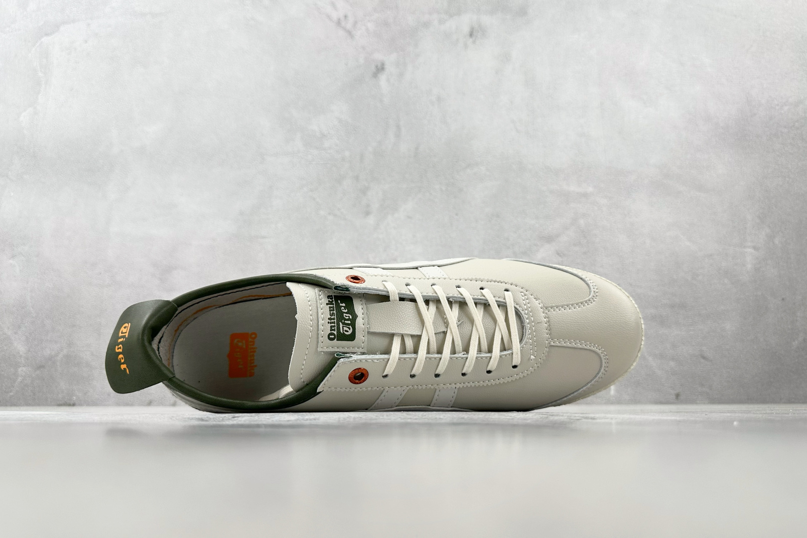 SC 
渠道特供 Onitsuka Tiger鬼塚虎 MEXICO 66 SD 米绿

货号：1183A
