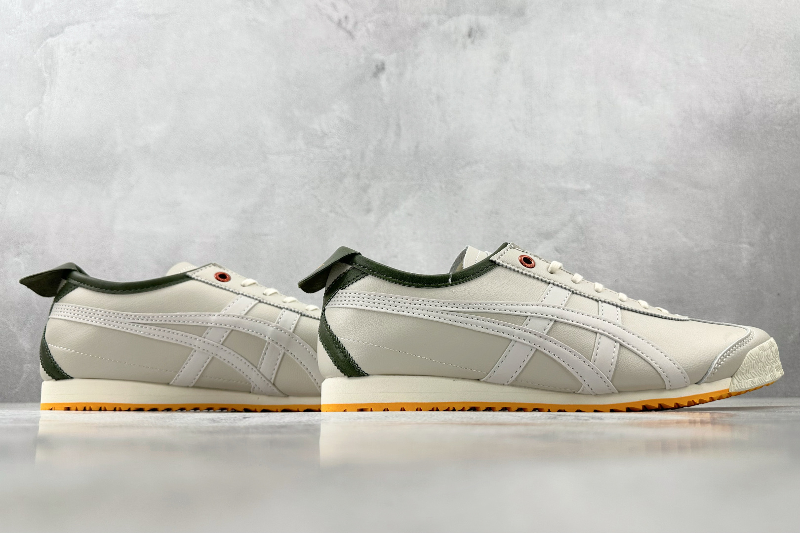 SC 
渠道特供 Onitsuka Tiger鬼塚虎 MEXICO 66 SD 米绿

货号：1183A