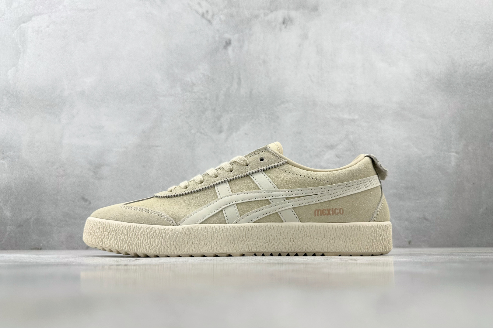 SC 
渠道特供 Onitsuka Tiger鬼塚虎 MEXICO 66 DELEGATION 米色

