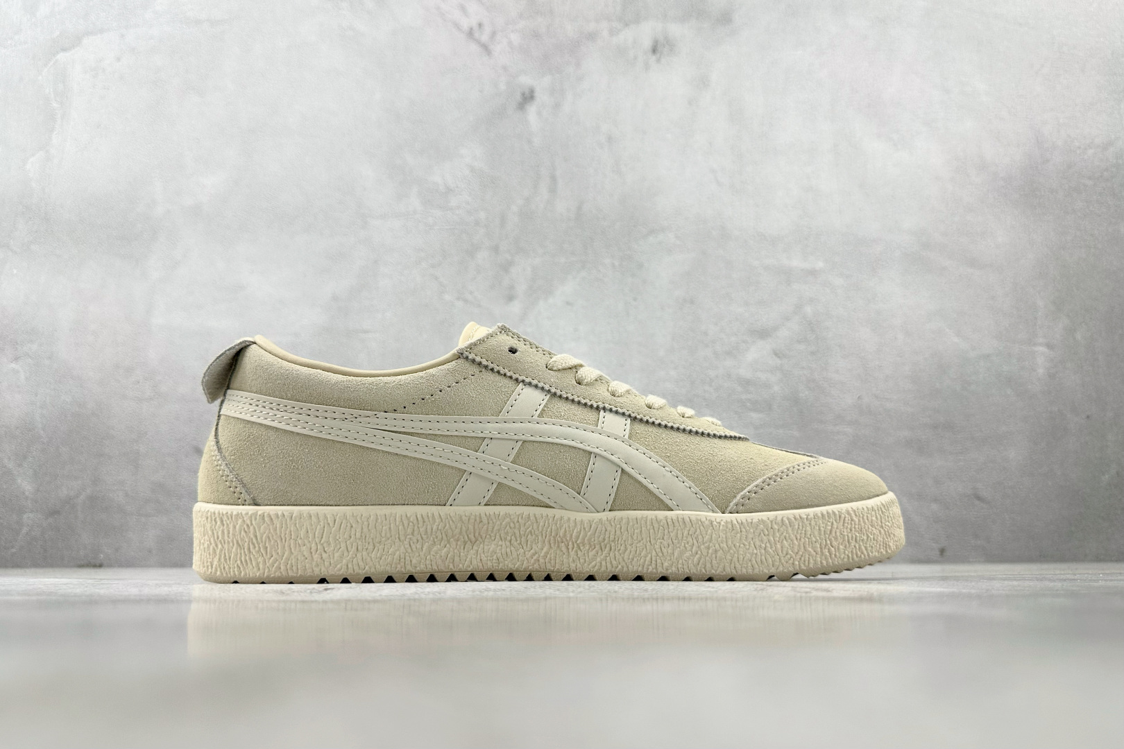 SC 
渠道特供 Onitsuka Tiger鬼塚虎 MEXICO 66 DELEGATION 米色

