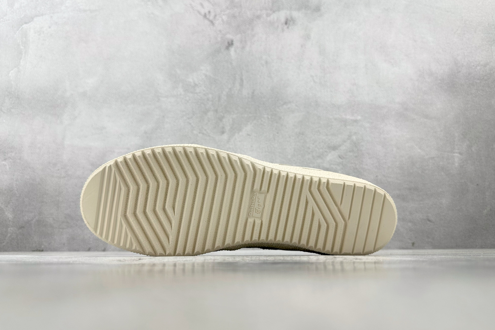 SC 
渠道特供 Onitsuka Tiger鬼塚虎 MEXICO 66 DELEGATION 米色

