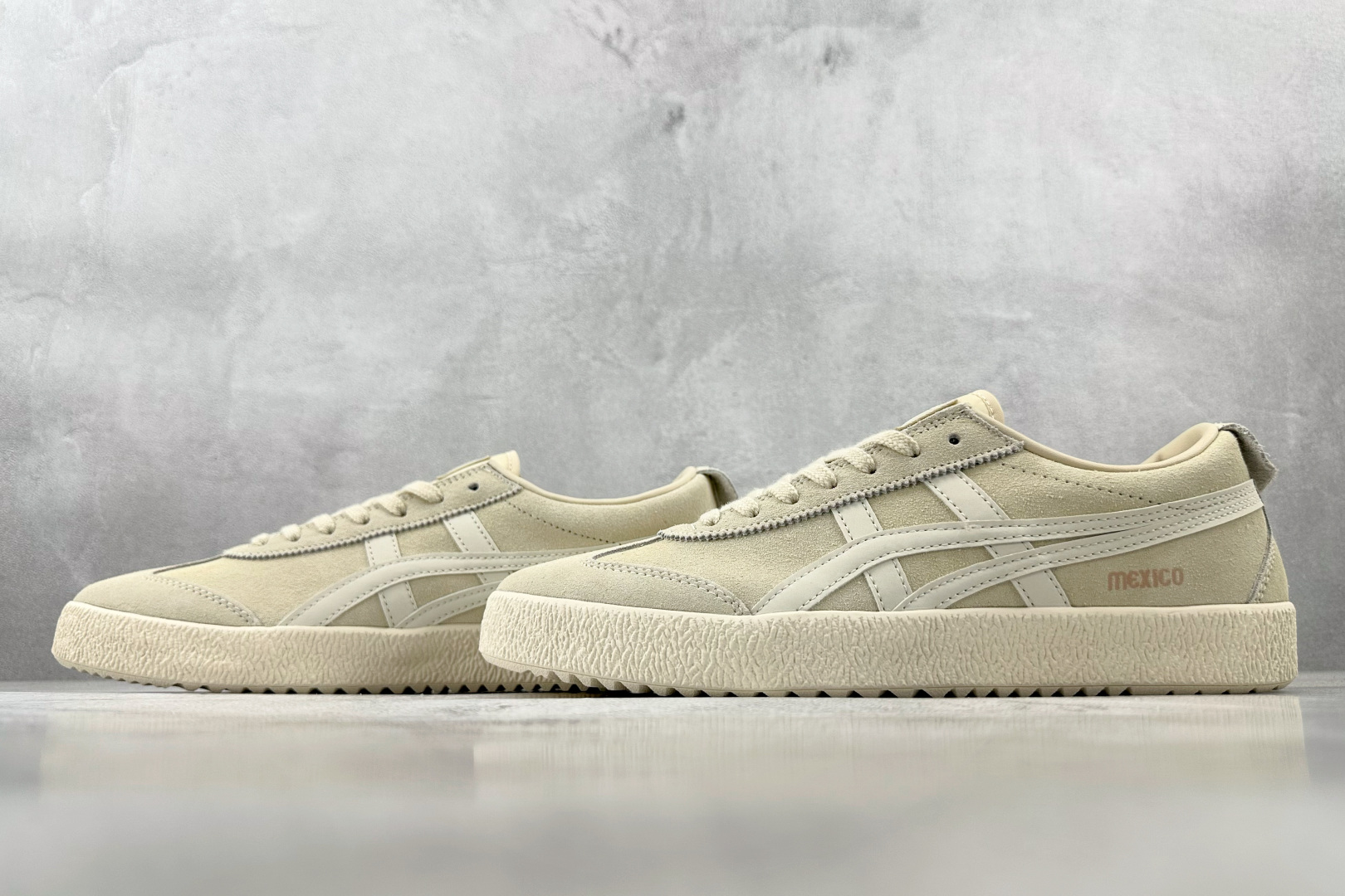 SC 
渠道特供 Onitsuka Tiger鬼塚虎 MEXICO 66 DELEGATION 米色

