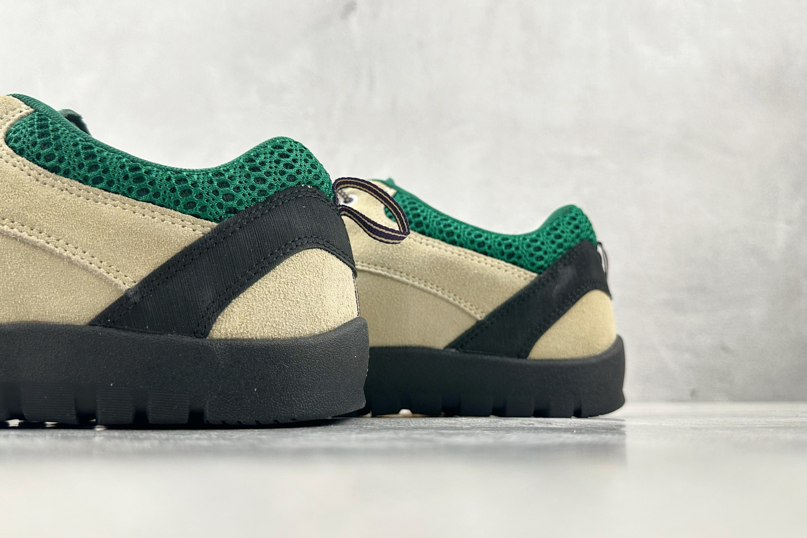KN 
KEEN Jasper Rocks 卡其绿色

货号：
尺码：36 36.5 37 38.5 3