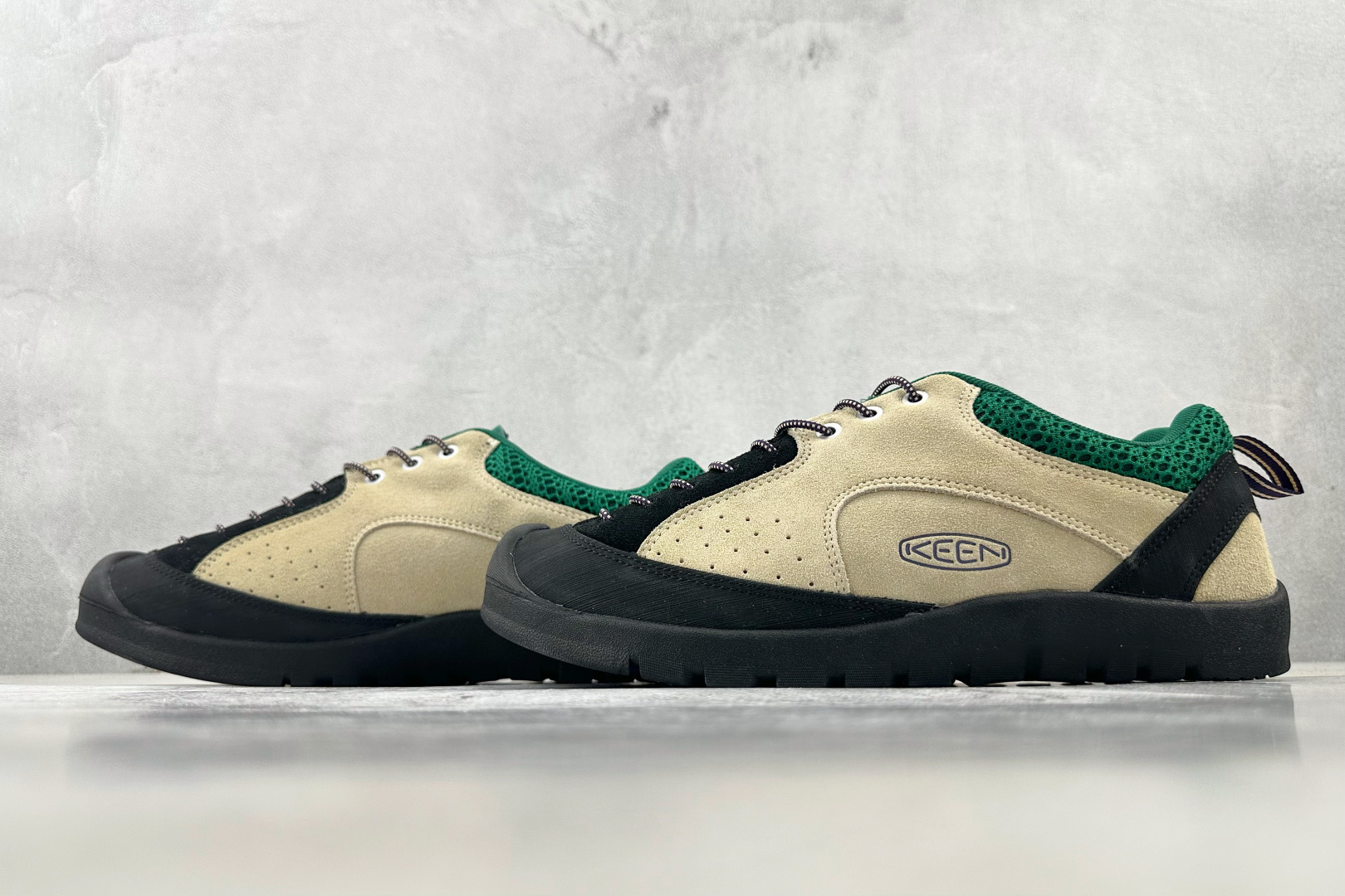 KN 
KEEN Jasper Rocks 卡其绿色

货号：
尺码：36 36.5 37 38.5 3