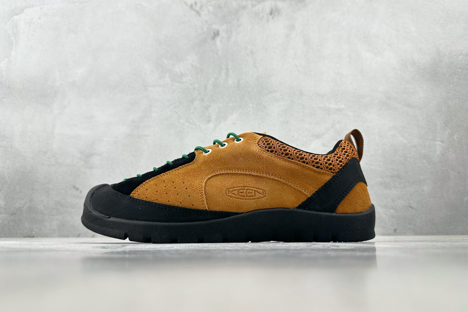 KN 
KEEN Jasper Rocks Sp M 棕色

货号：
尺码：36 36.5 37 38.