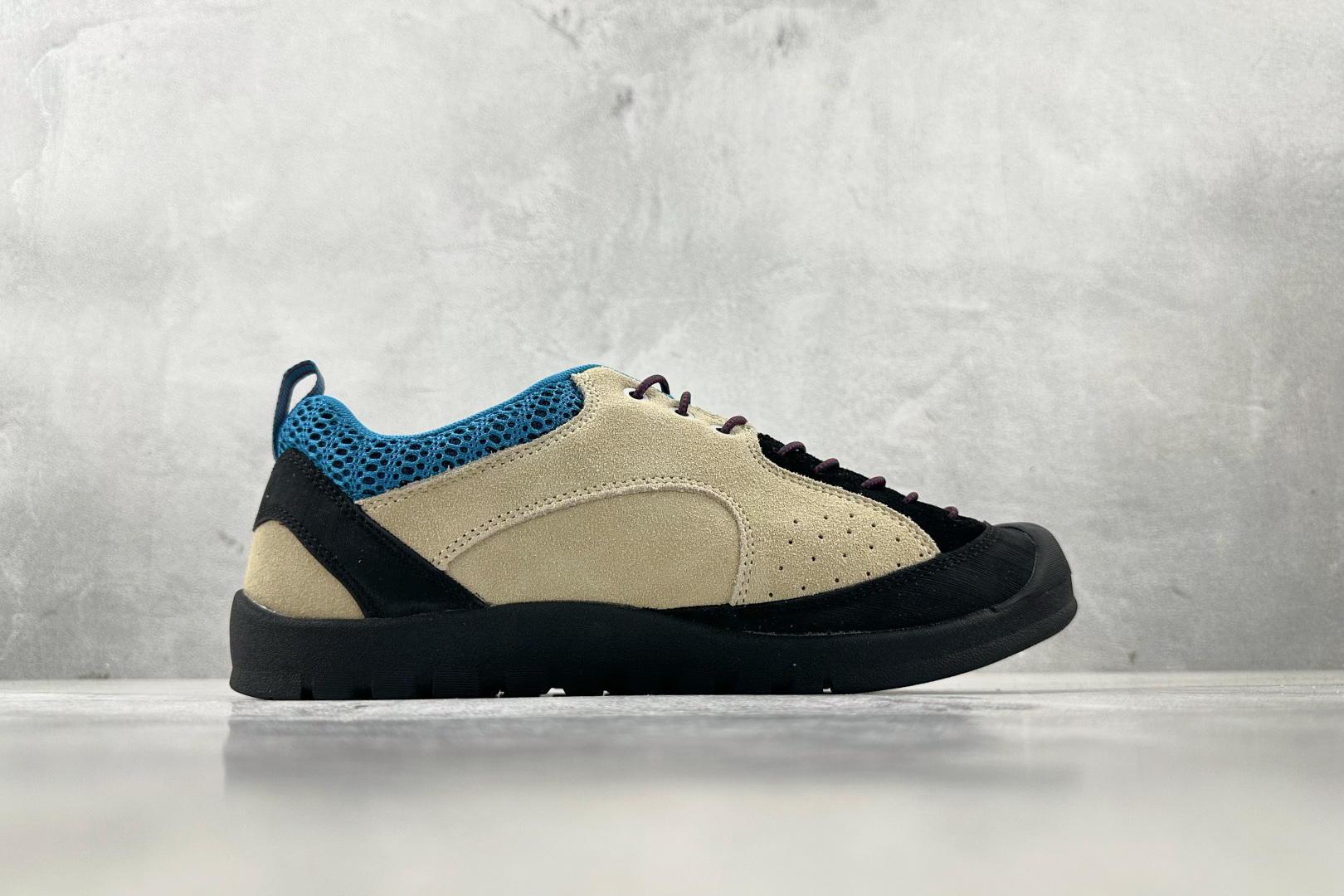 KN 
KEEN Jasper Rocks 卡其色

货号：
尺码：36 36.5 37 38.5 39