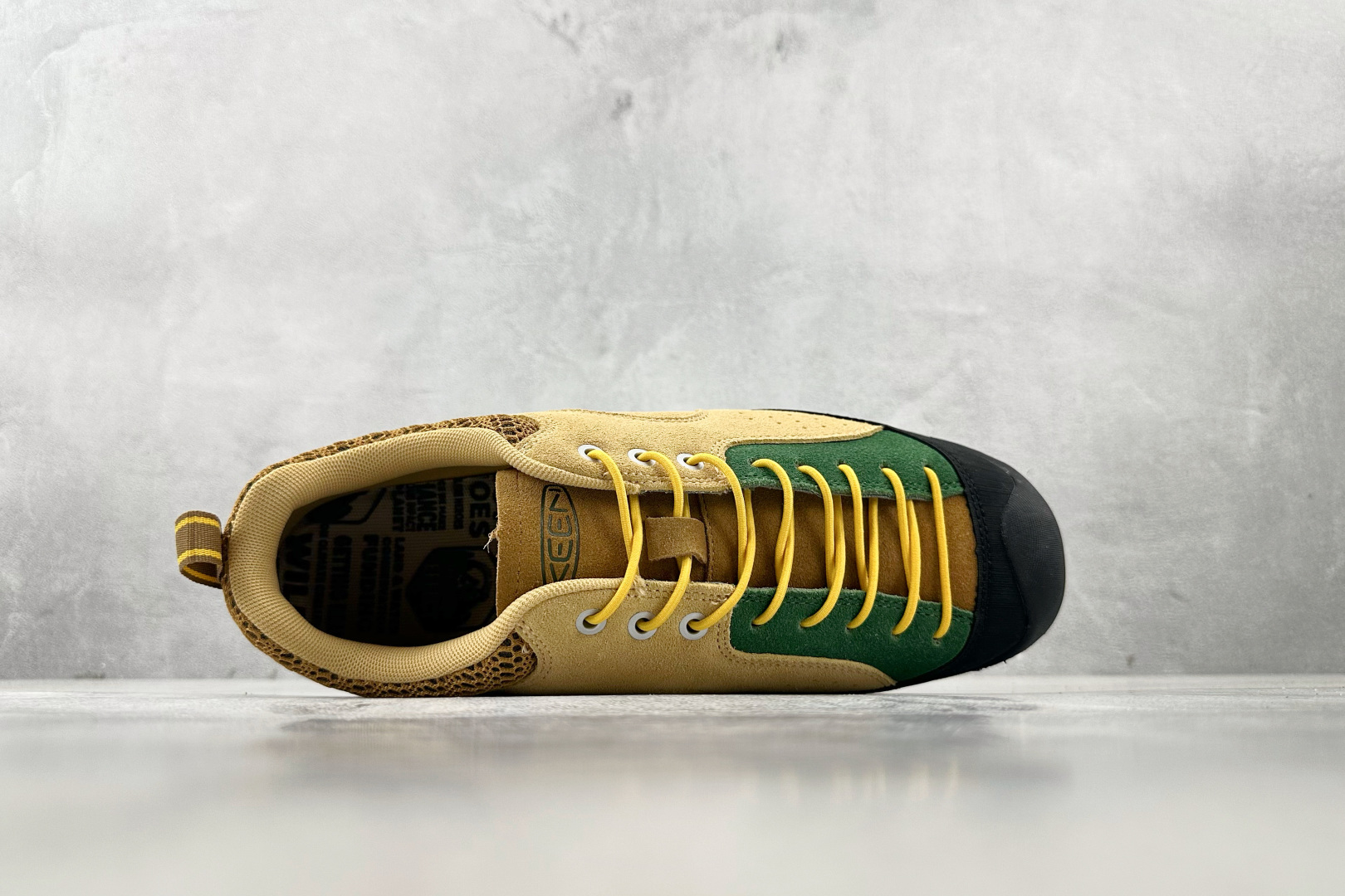 KN 
KEEN Jasper Rocks 棕黑

货号：
尺码：36 36.5 37 38.5 39 