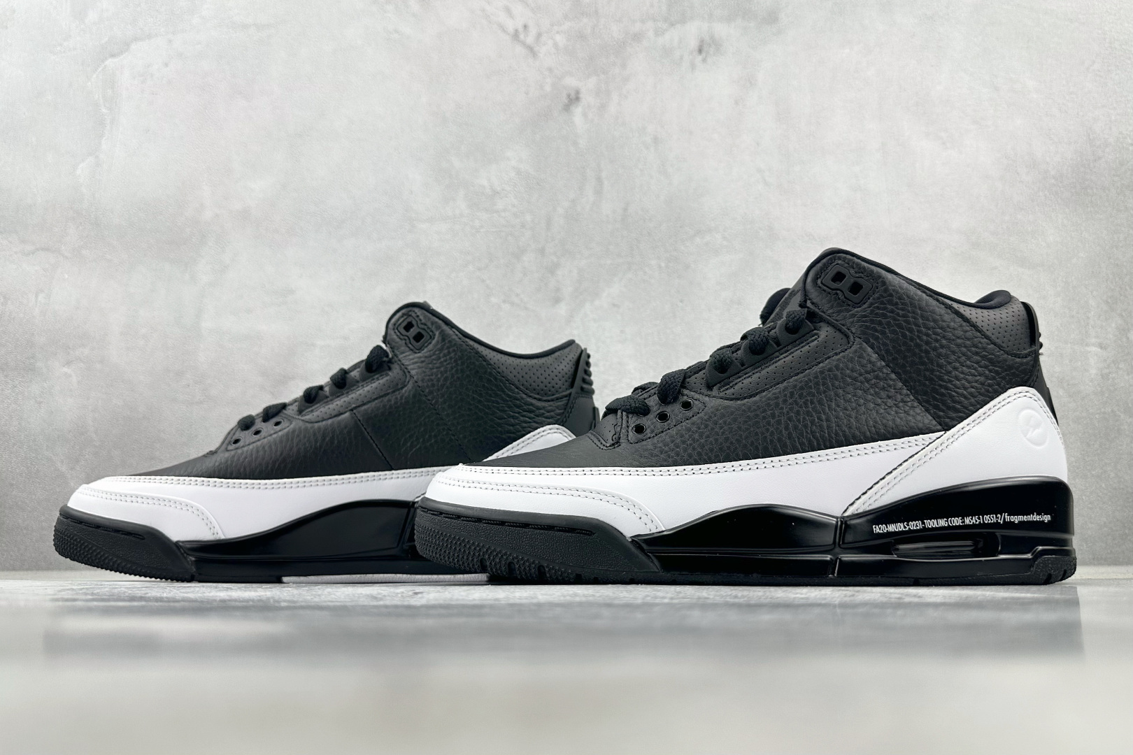 RN  
顶级纯原 Fragment Design x Jordan Air Jordan 3 Blac