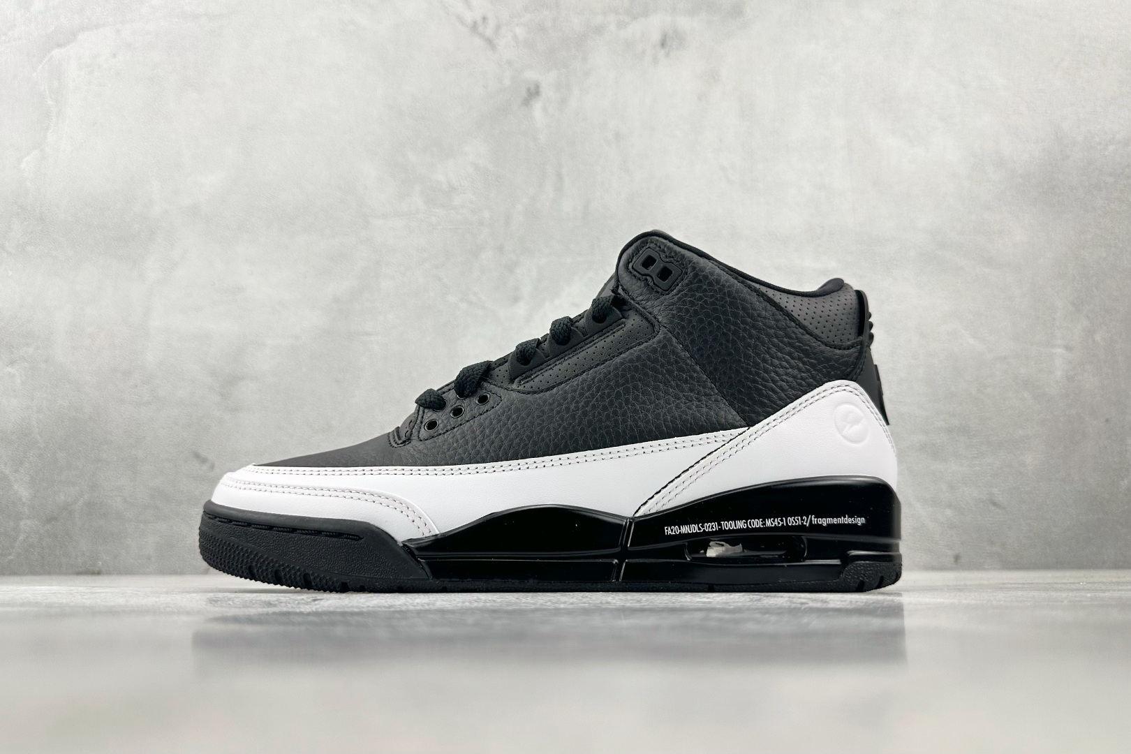 RN  
顶级纯原 Fragment Design x Jordan Air Jordan 3 Blac