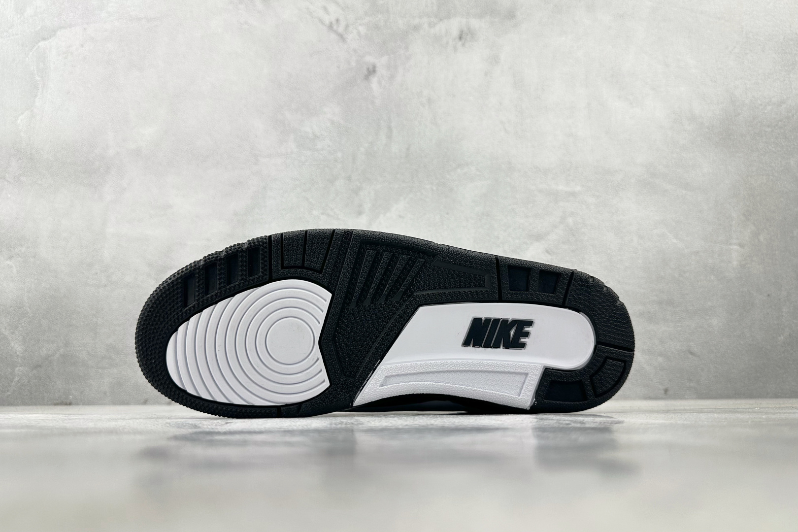 RN  
顶级纯原 Fragment Design x Jordan Air Jordan 3 Blac