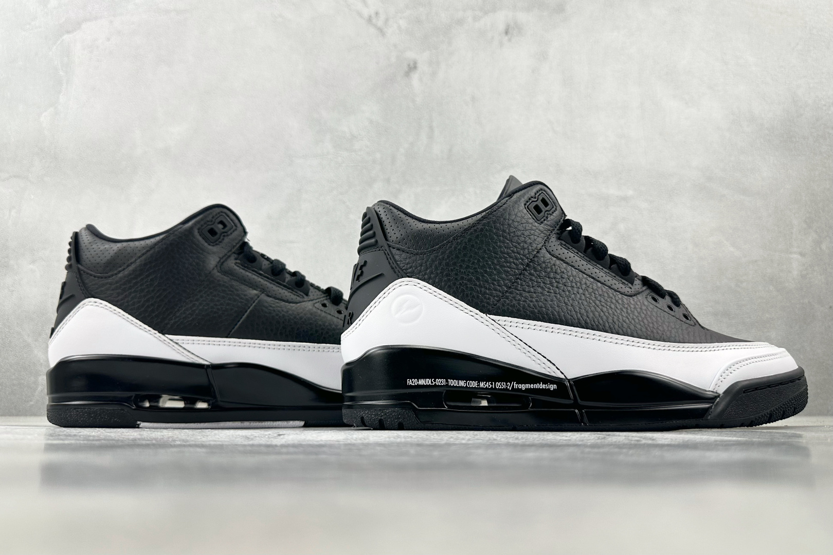 RN  
顶级纯原 Fragment Design x Jordan Air Jordan 3 Blac