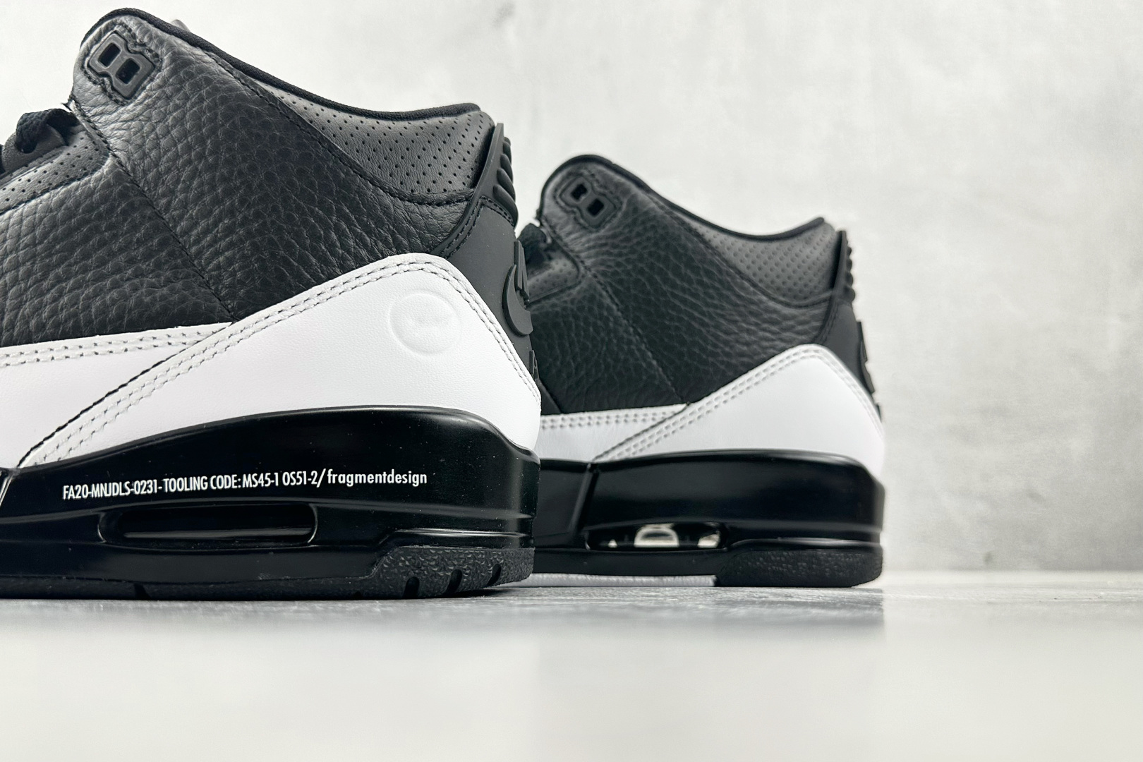 RN  
顶级纯原 Fragment Design x Jordan Air Jordan 3 Blac