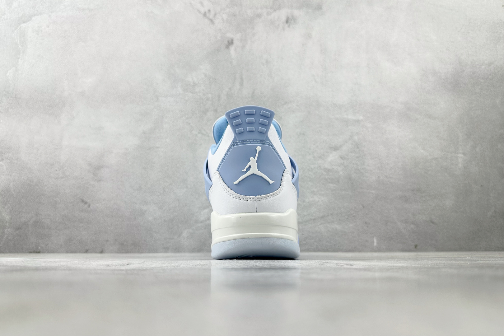 N版 
东南亚订单 Jordan Air Jordan 4 “ALUMINUM”白蓝色

货号：HV08