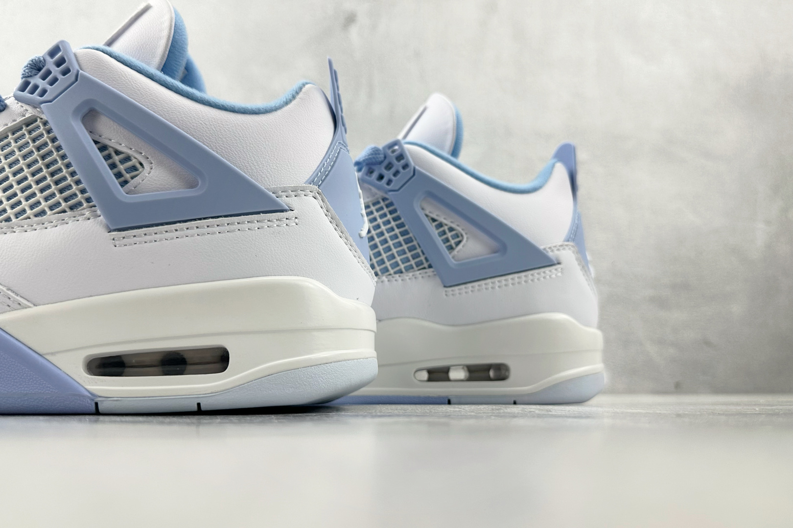 N版 
东南亚订单 Jordan Air Jordan 4 “ALUMINUM”白蓝色

货号：HV08