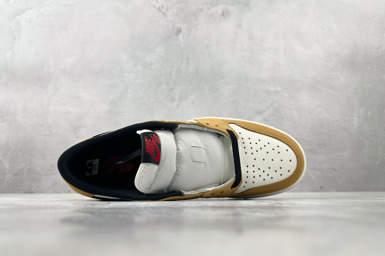 LJR 
Jordan Air Jordan 1 Low OG “Rookie of the Year”
