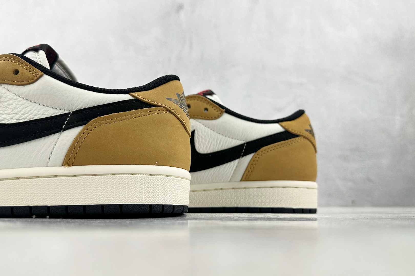 LJR 
Jordan Air Jordan 1 Low OG “Rookie of the Year”