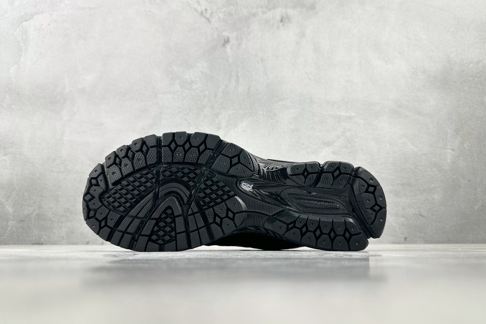 C 版 
大厂出品  New Balance 1906R 黑武士 黑色

货号：M1906RBB
尺码：
