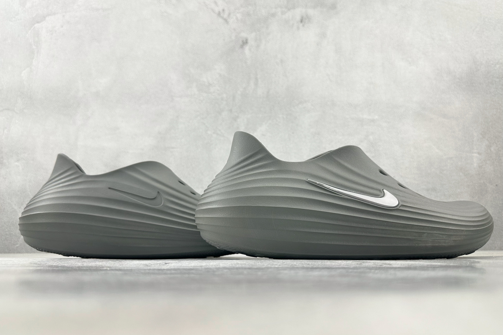 CD 
Nike ReactX Rejuven8 烟灰

货号：HV5060-002
尺码：36 36.