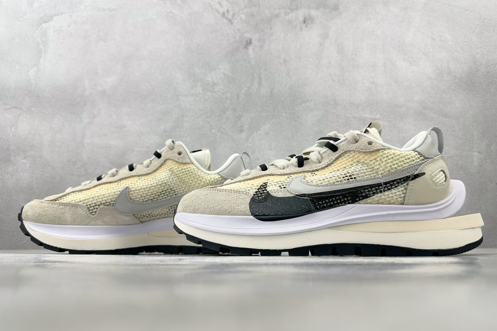 神版 
Nike VaporWaffle白黑

货号：CV1363 101
尺码：36 36.5 37 