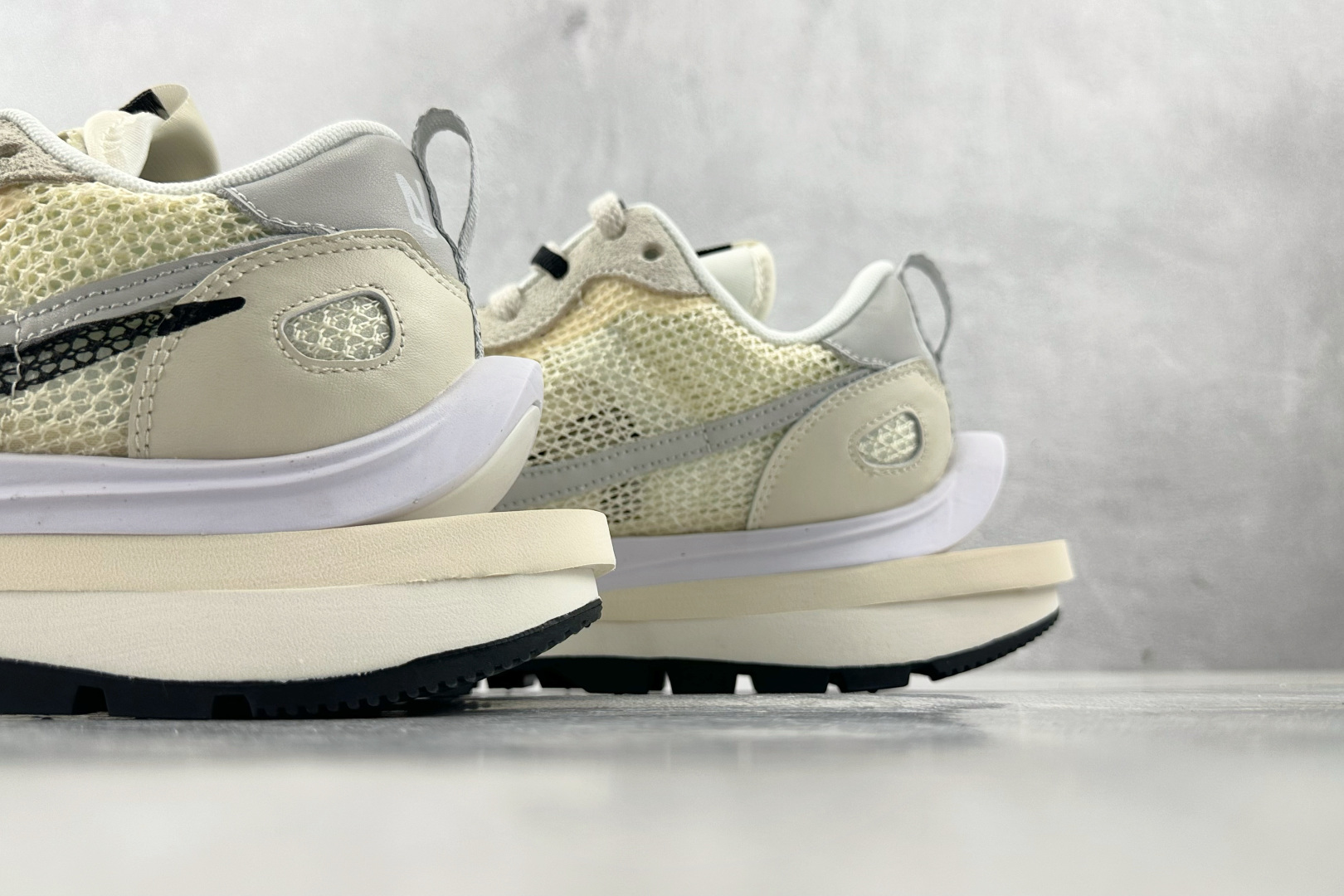 神版 
Nike VaporWaffle白黑

货号：CV1363 101
尺码：36 36.5 37 