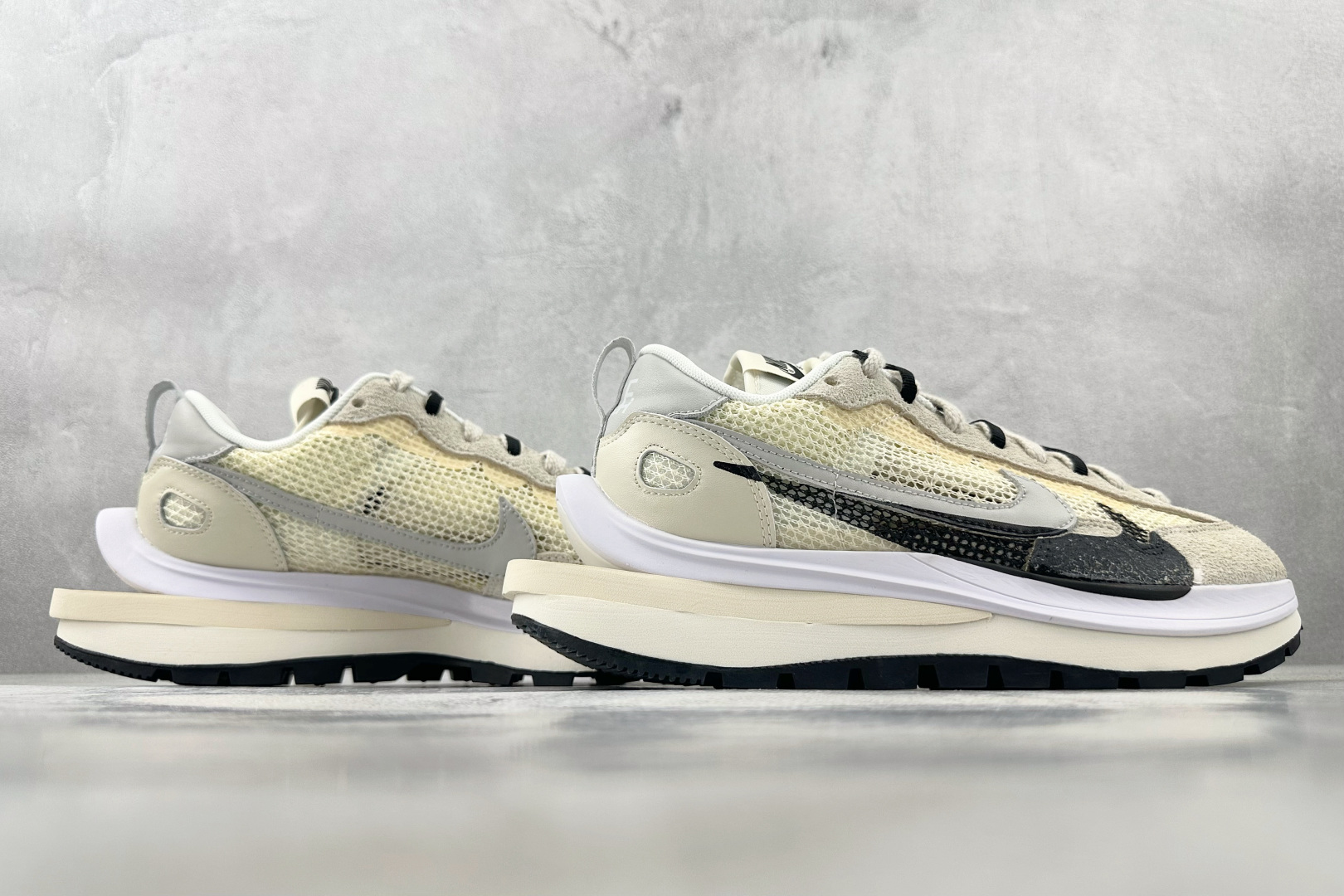 神版 
Nike VaporWaffle白黑

货号：CV1363 101
尺码：36 36.5 37 