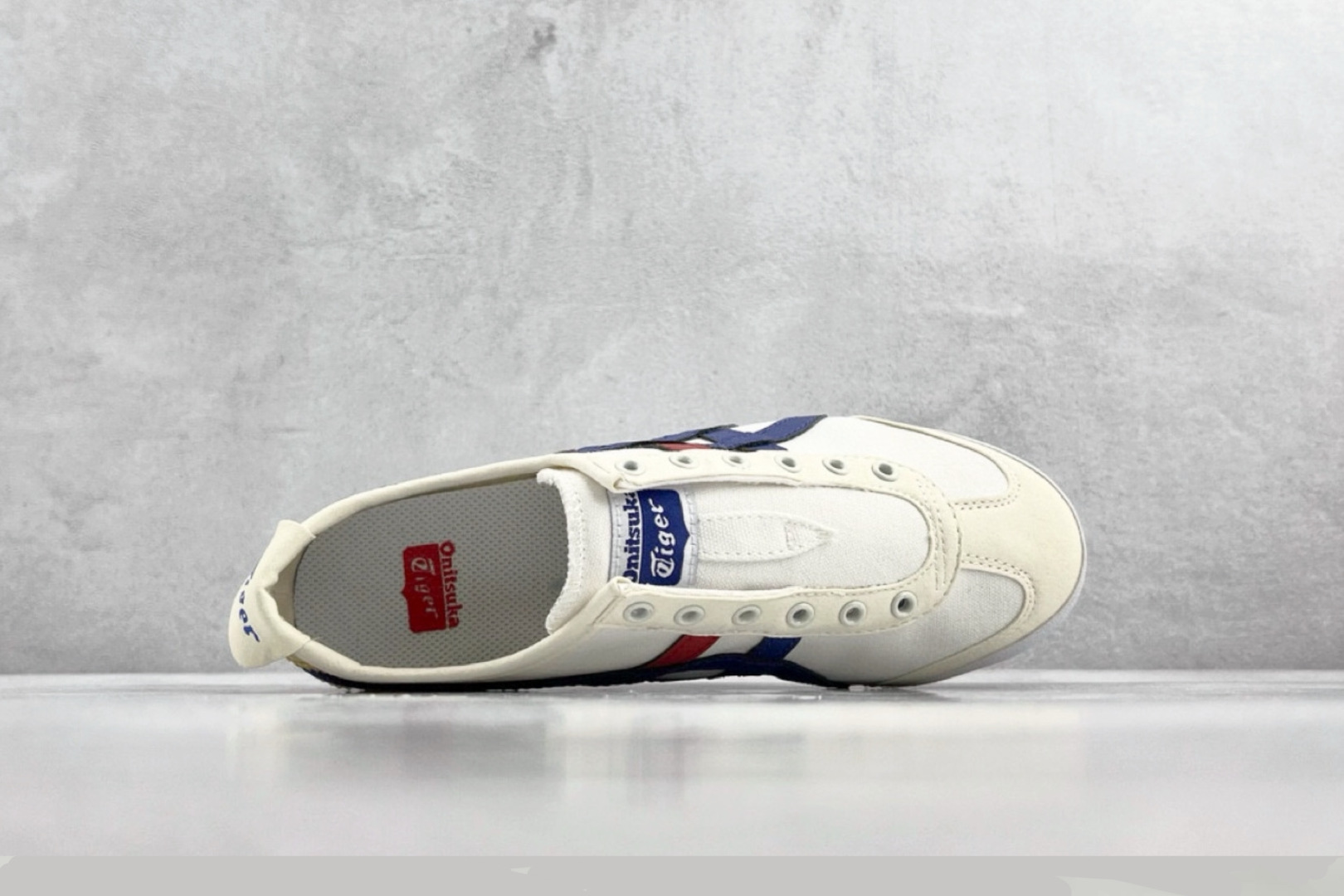 PK帆布特价 
全新工厂开发Onitsuka Tiger鬼塚虎 MEXICO 66 Slip-On 白烫