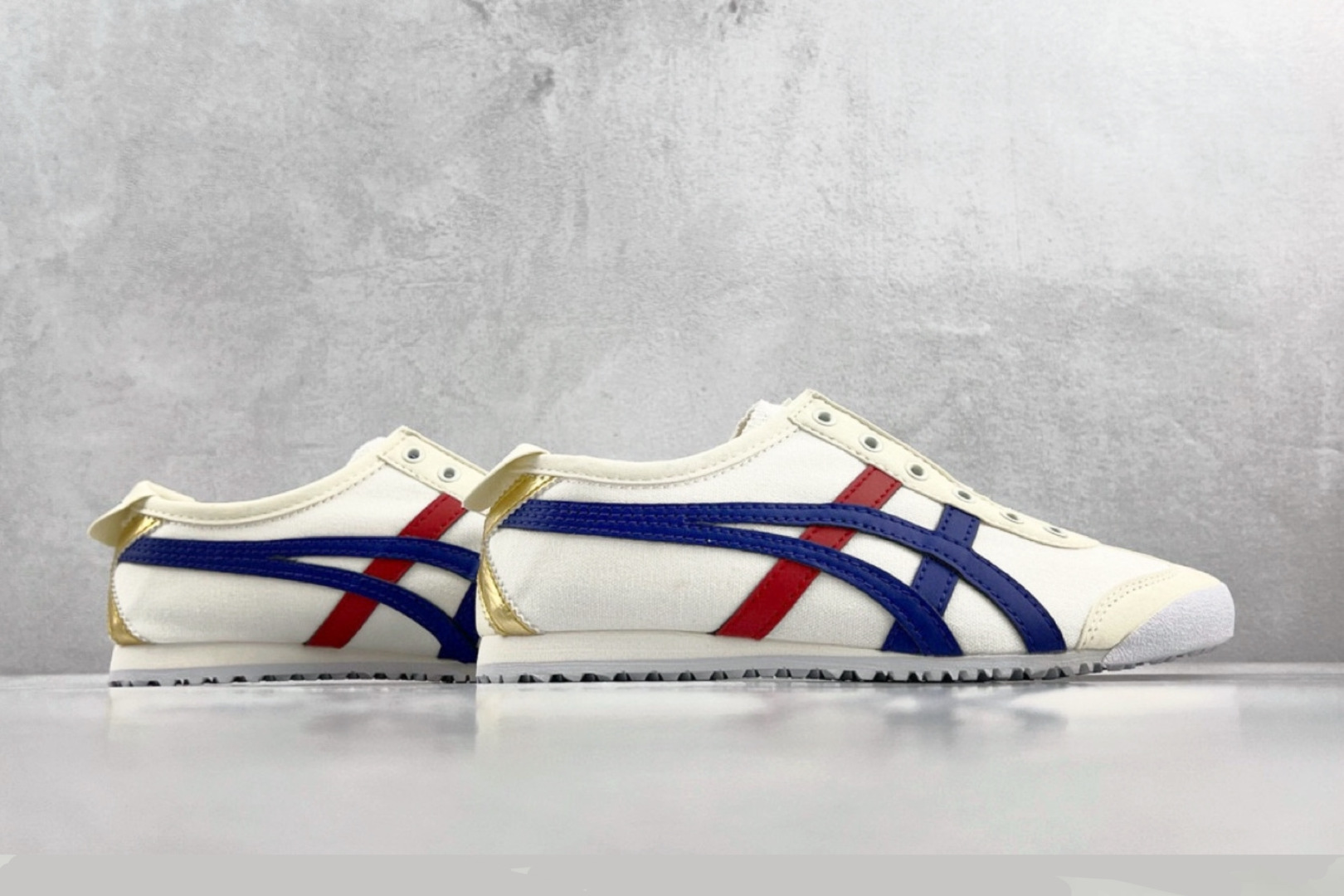 PK帆布特价 
全新工厂开发Onitsuka Tiger鬼塚虎 MEXICO 66 Slip-On 白烫