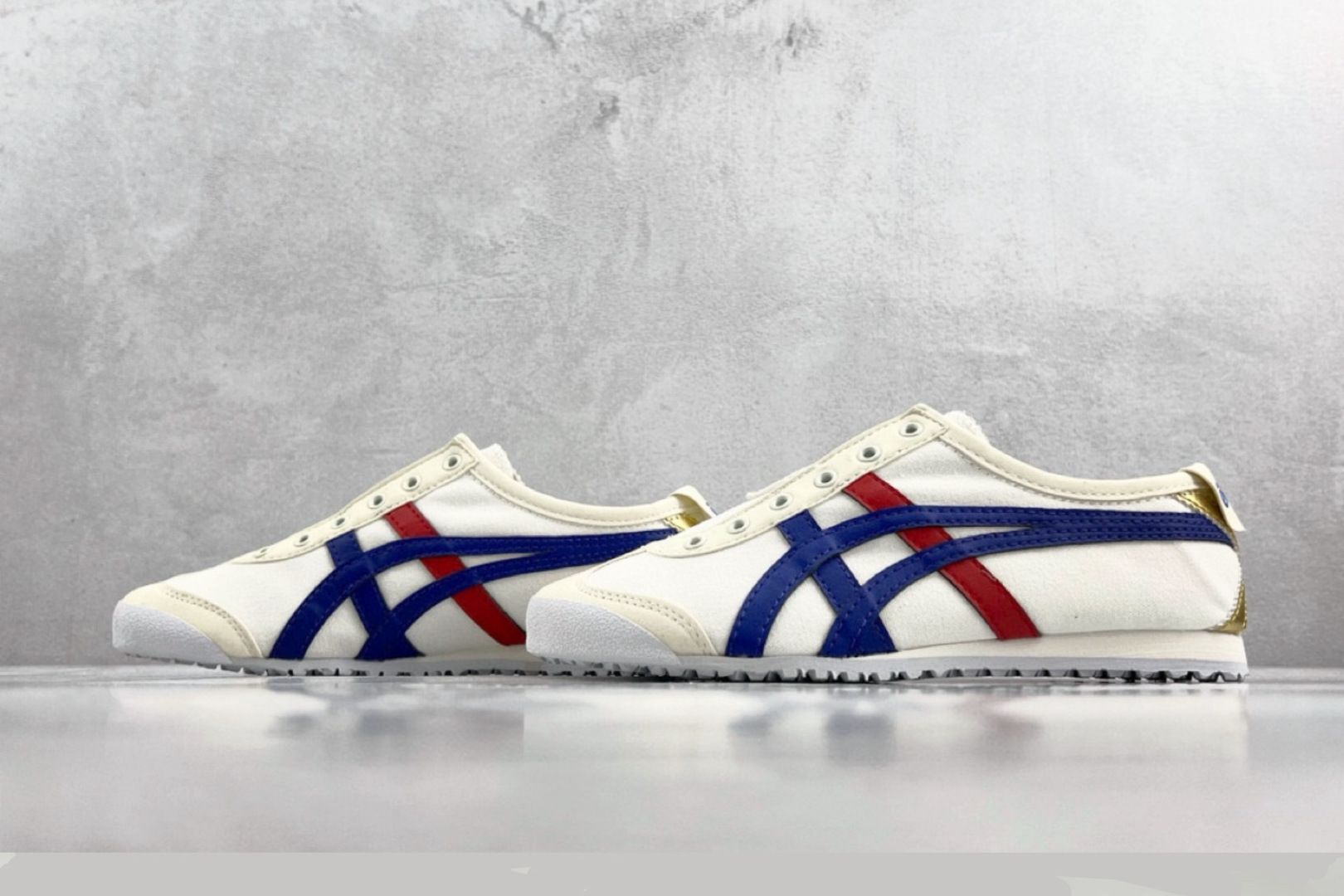 PK帆布特价 
全新工厂开发Onitsuka Tiger鬼塚虎 MEXICO 66 Slip-On 白烫