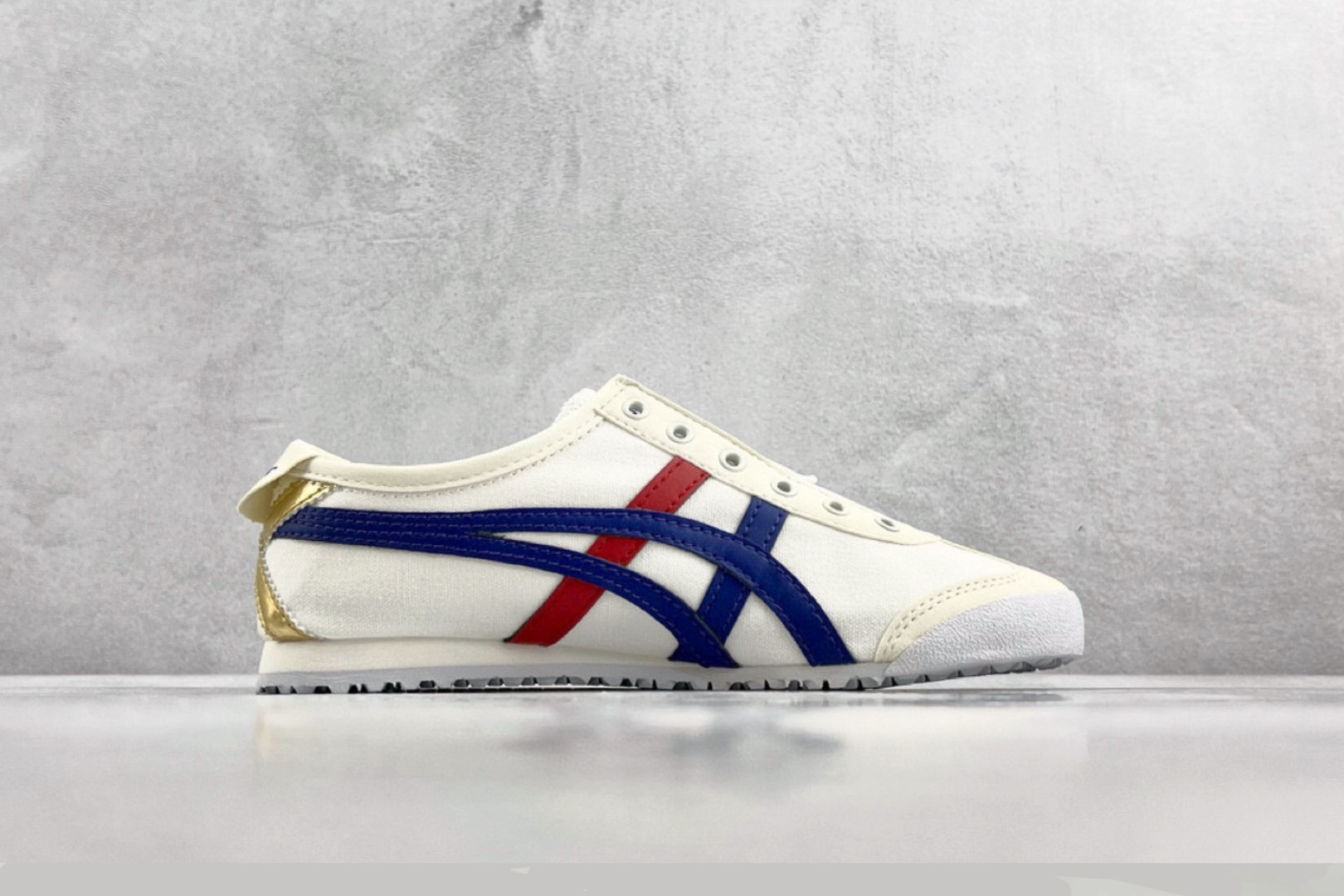 PK帆布特价 
全新工厂开发Onitsuka Tiger鬼塚虎 MEXICO 66 Slip-On 白烫